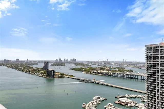 $1,079,000 | 488 Northeast 18th Street, Unit 2010, Miami, FL 33132