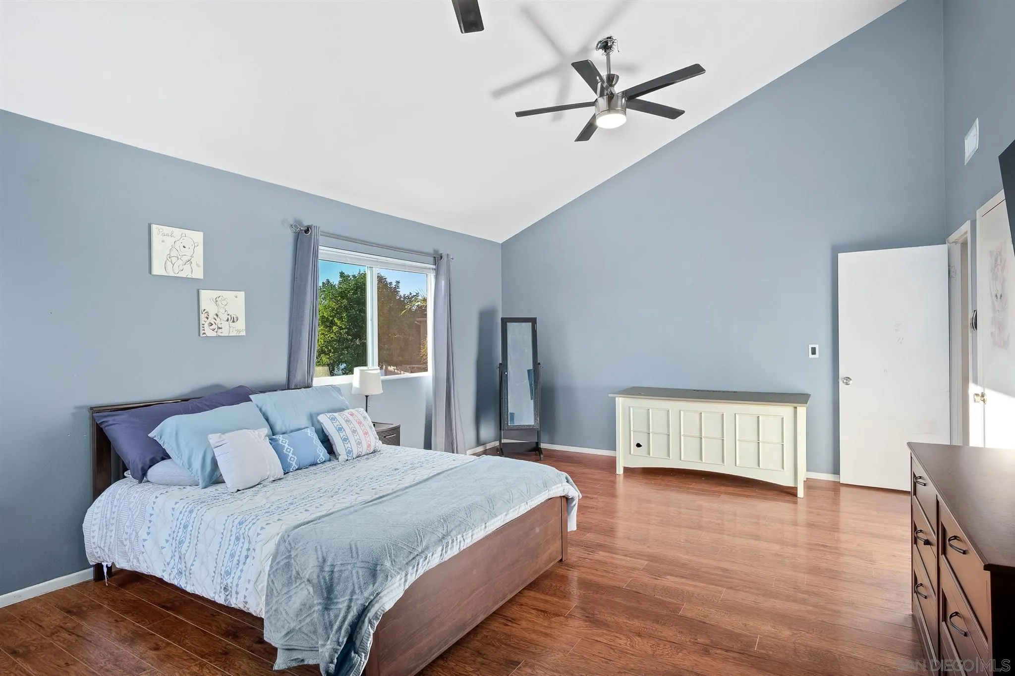 330 Rock Ridge Place Escondido, CA 92027 - Photo 21 of 32 a bedroom with a bed and window