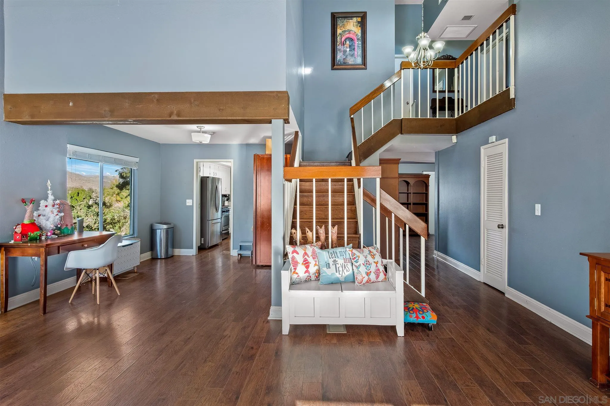 330 Rock Ridge Place Escondido, CA 92027 - Photo 4 of 32 a view of an entryway and wooden floor