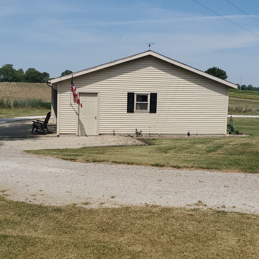 3135 2780 N Road Donovan, IL 60931 - Photo 12 of 38