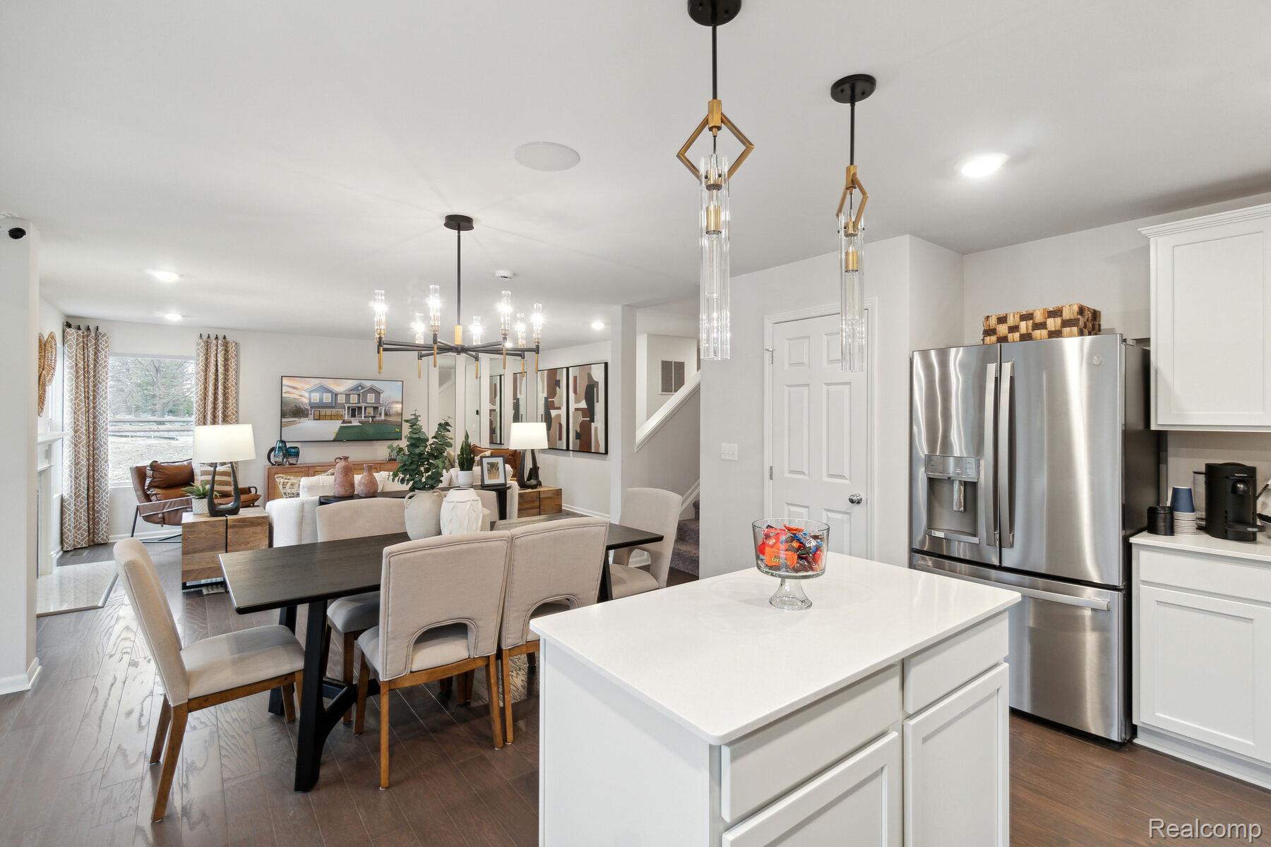 4124 Sedgeview Circle Howell, MI 48855 - Photo 5 of 22 04 Dining Area.jpg