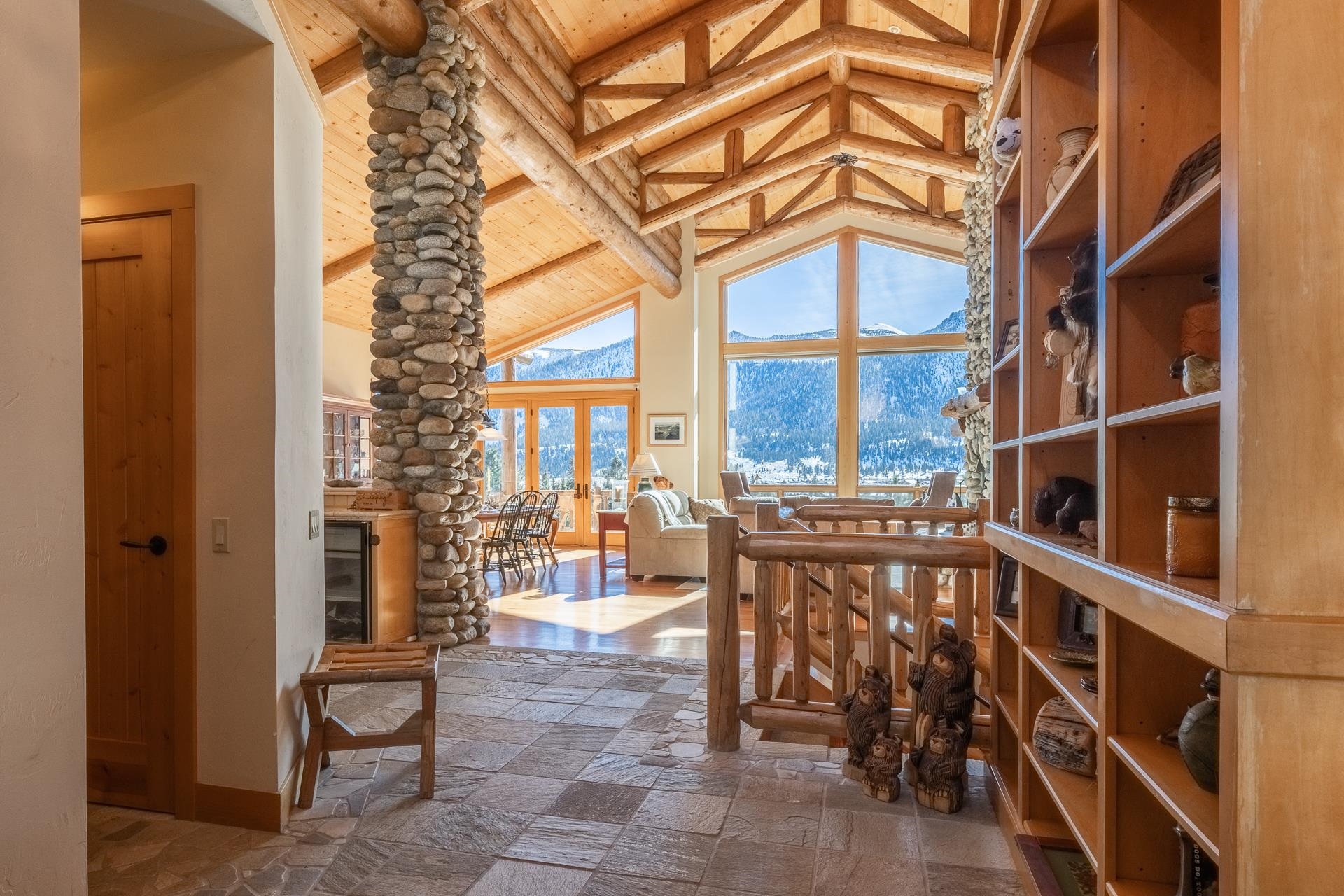 91 Ridge Way Mammoth Lakes, CA 93546 - Photo 4 of 49