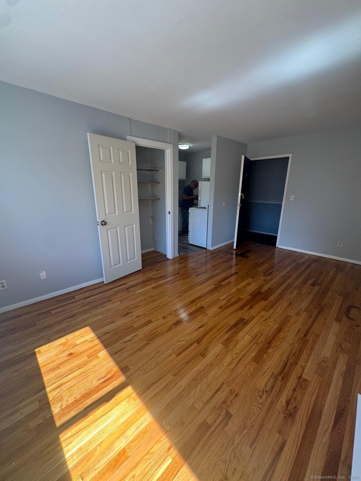 155 Birdseye Street, Unit C7 Bridgeport, CT 06604 - Photo 4 of 7 a view of an empty room and window