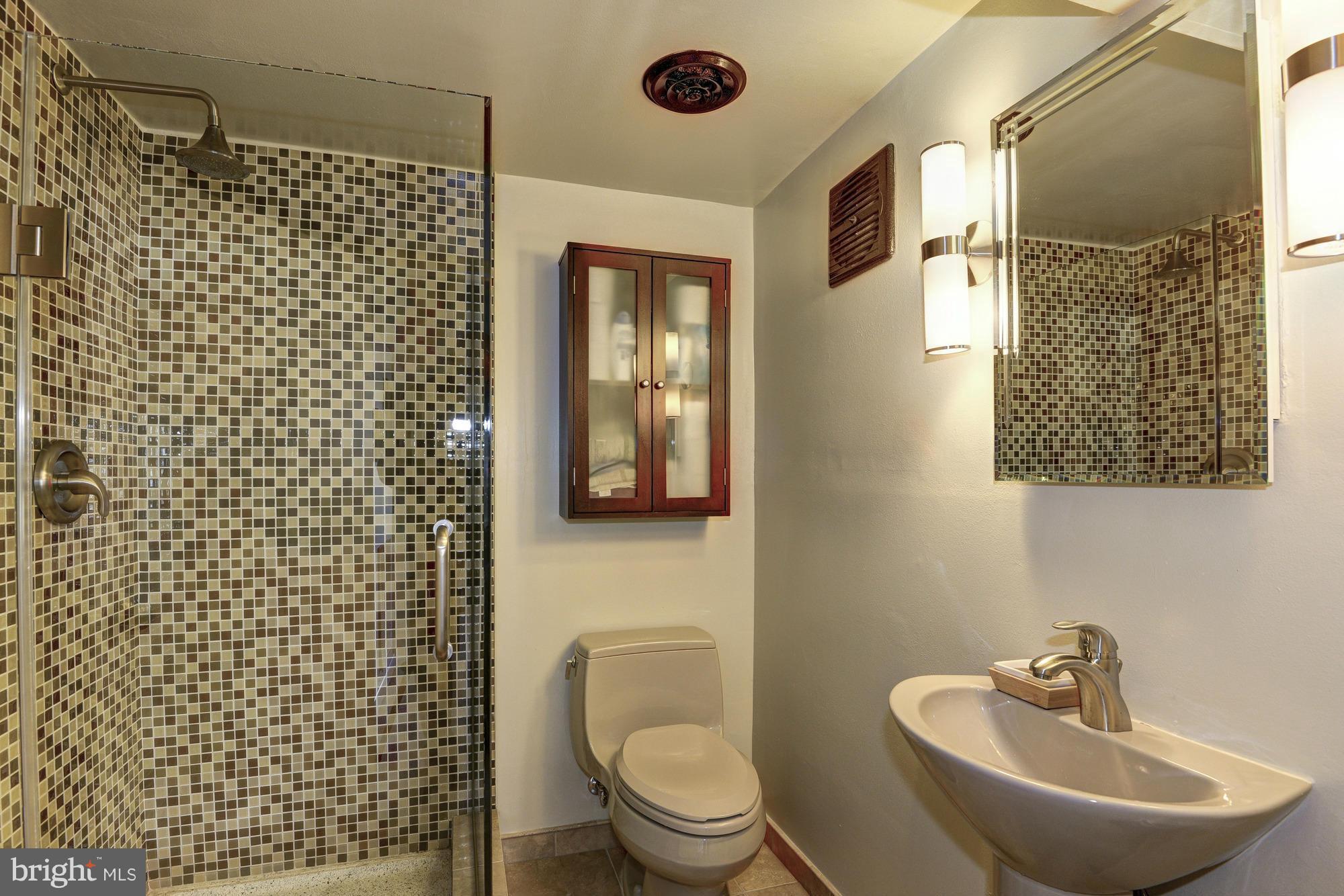 1406 Thornden Road Rockville, MD 20851 - Photo 15 of 29 Bath