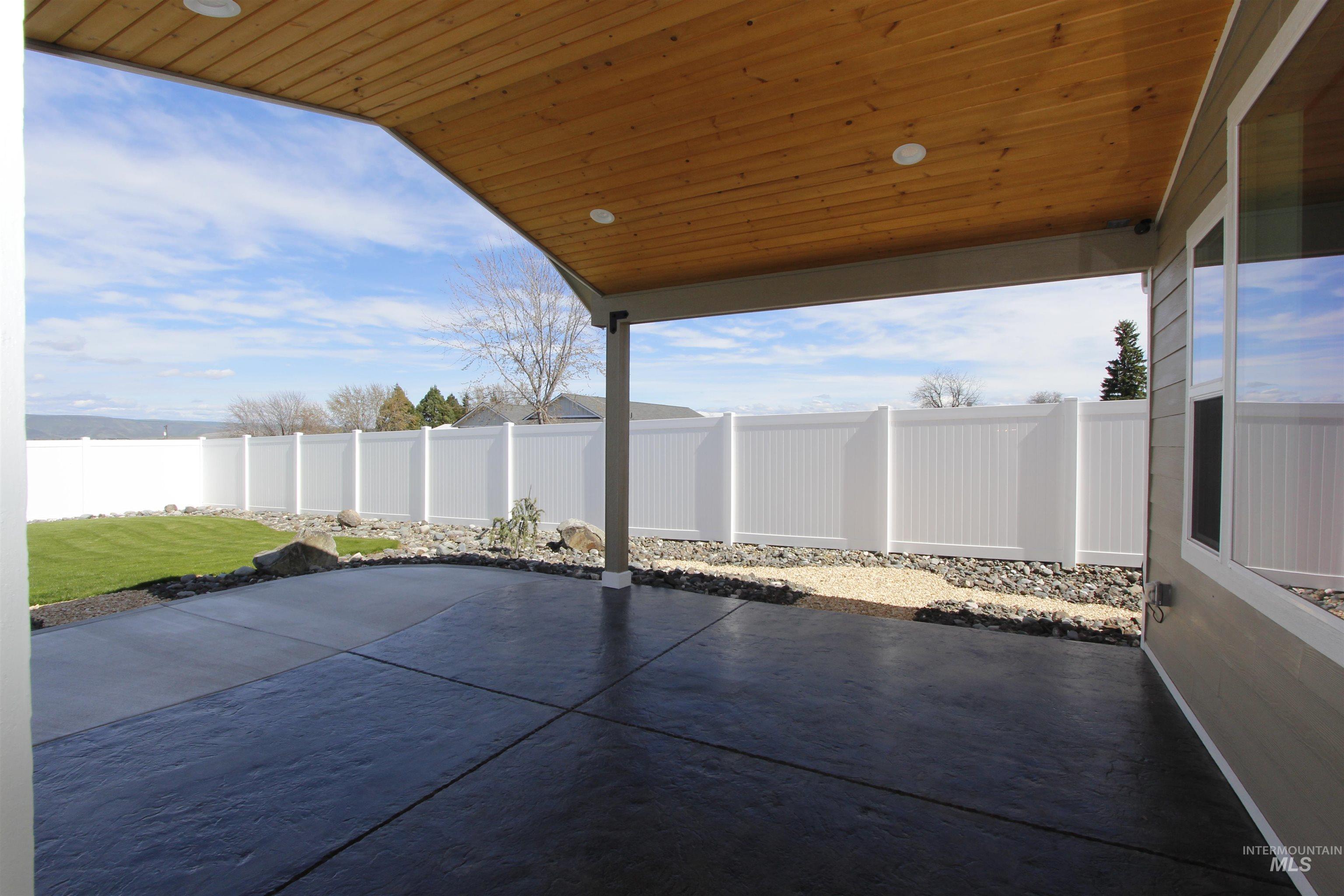 2013 Cedar Avenue Lewiston, ID 83501 - Photo 28 of 46 Fenced backyard featuring a patio area