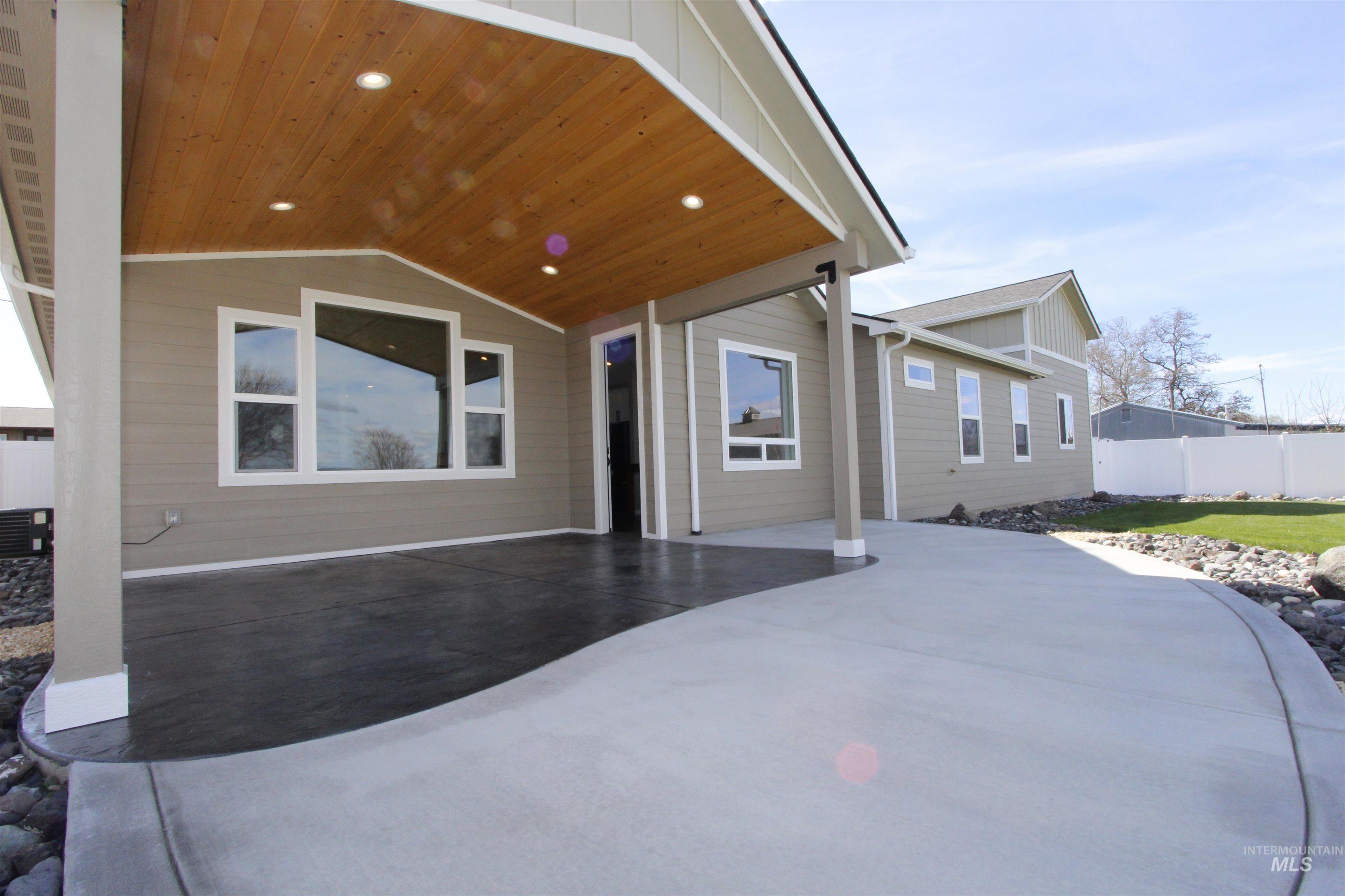 2013 Cedar Avenue Lewiston, ID 83501 - Photo 30 of 46 View of patio
