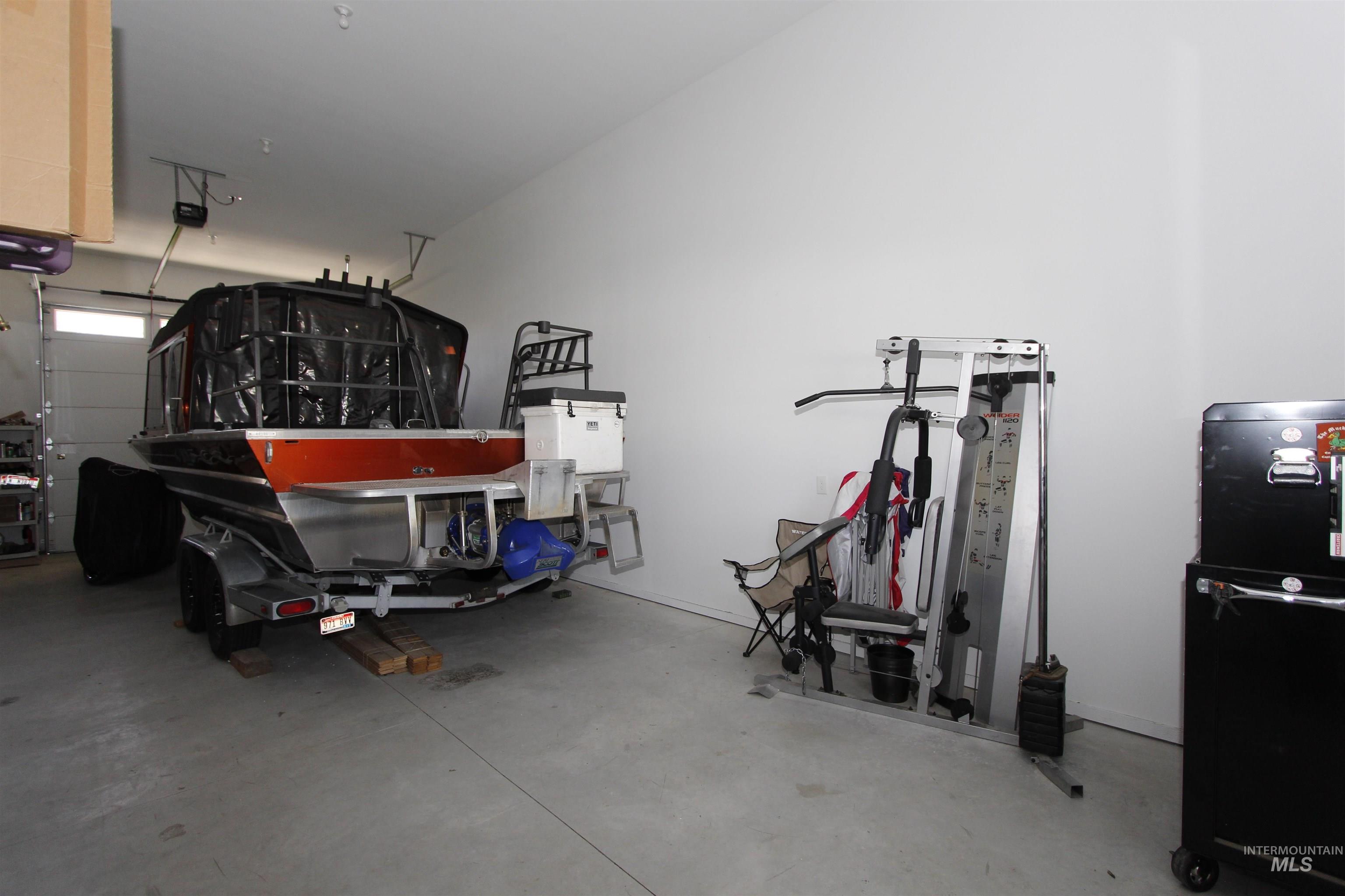 2013 Cedar Avenue Lewiston, ID 83501 - Photo 40 of 46 View of garage