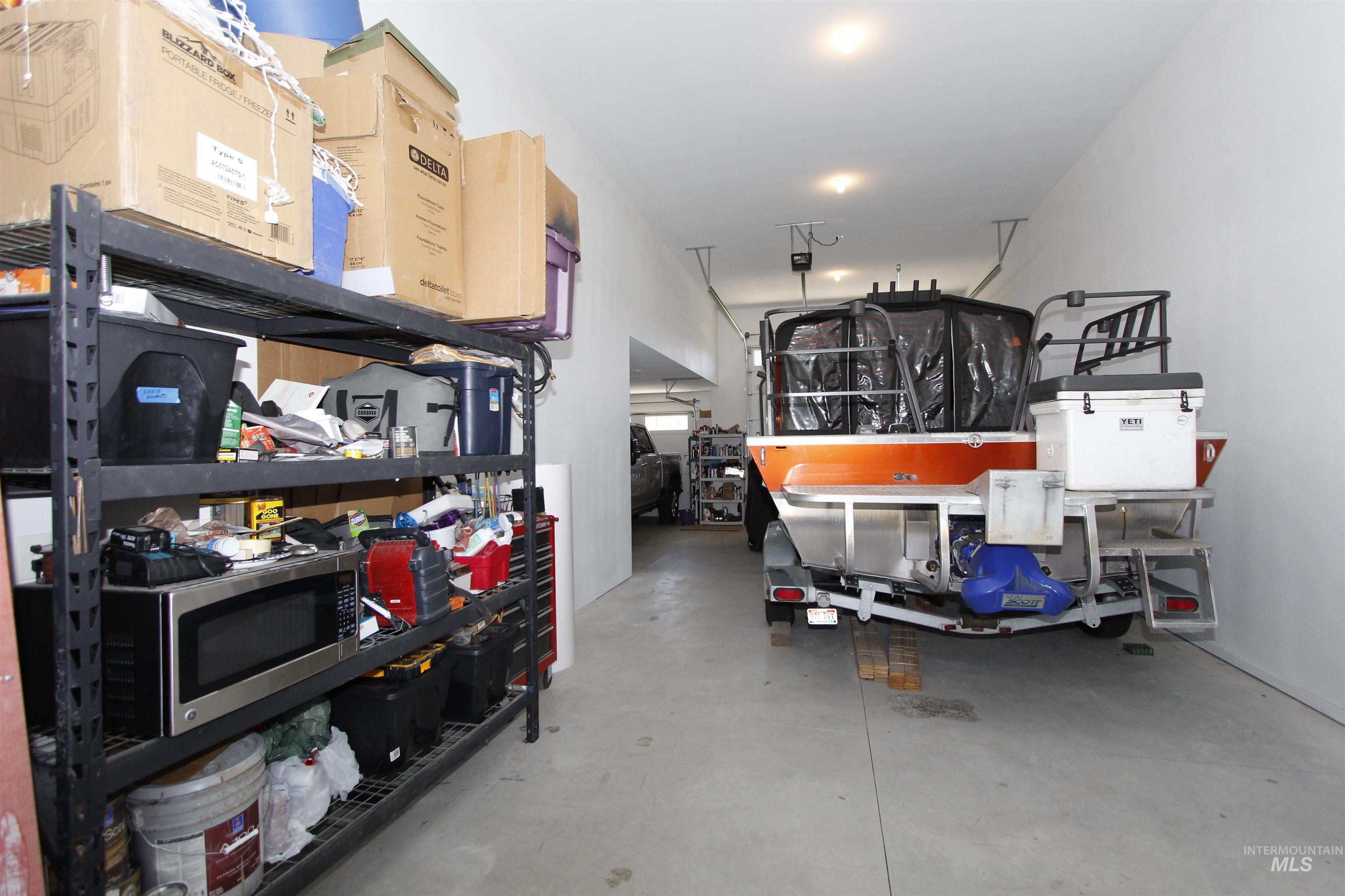 2013 Cedar Avenue Lewiston, ID 83501 - Photo 45 of 46 View of garage