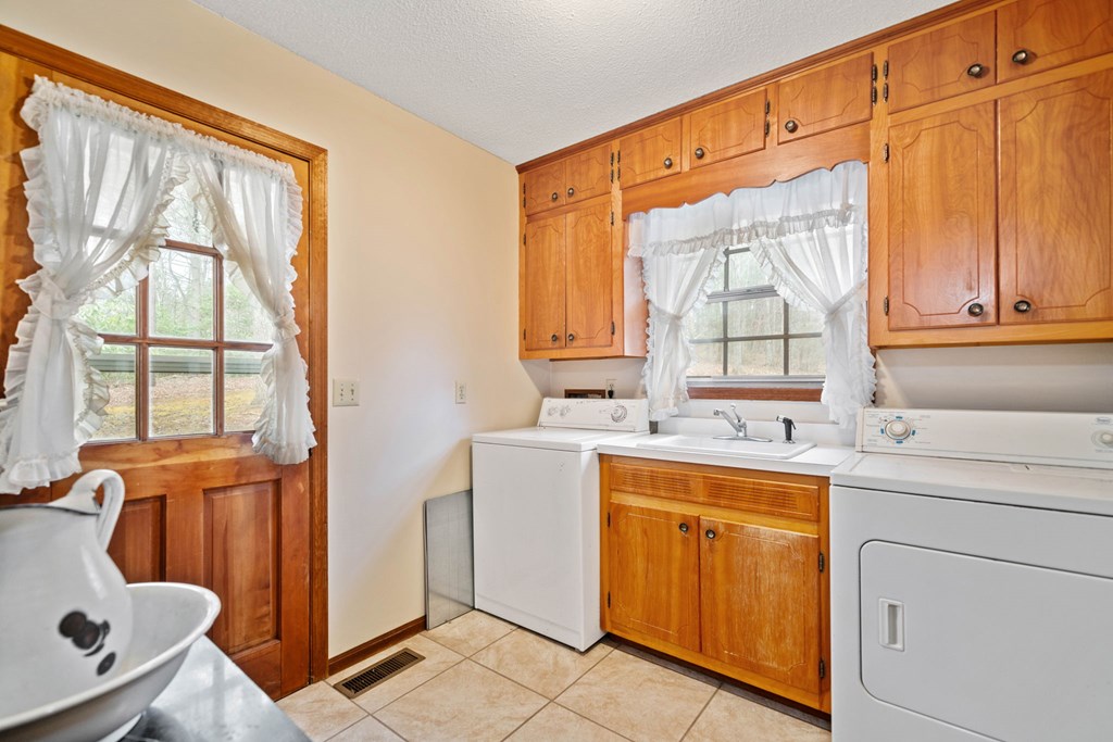 320 Old Highway Blue Ridge, GA 30513 - Photo 12 of 41