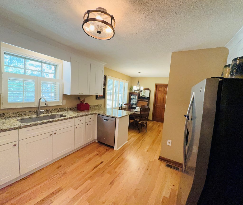 320 Old Highway Blue Ridge, GA 30513 - Photo 10 of 41