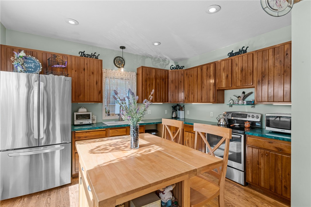 186 Hopkins Hollow Road Coventry, RI 02827 - Photo 16 of 50