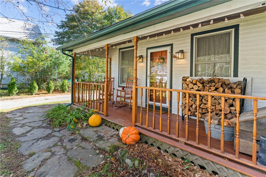186 Hopkins Hollow Road Coventry, RI 02827 - Photo 3 of 50