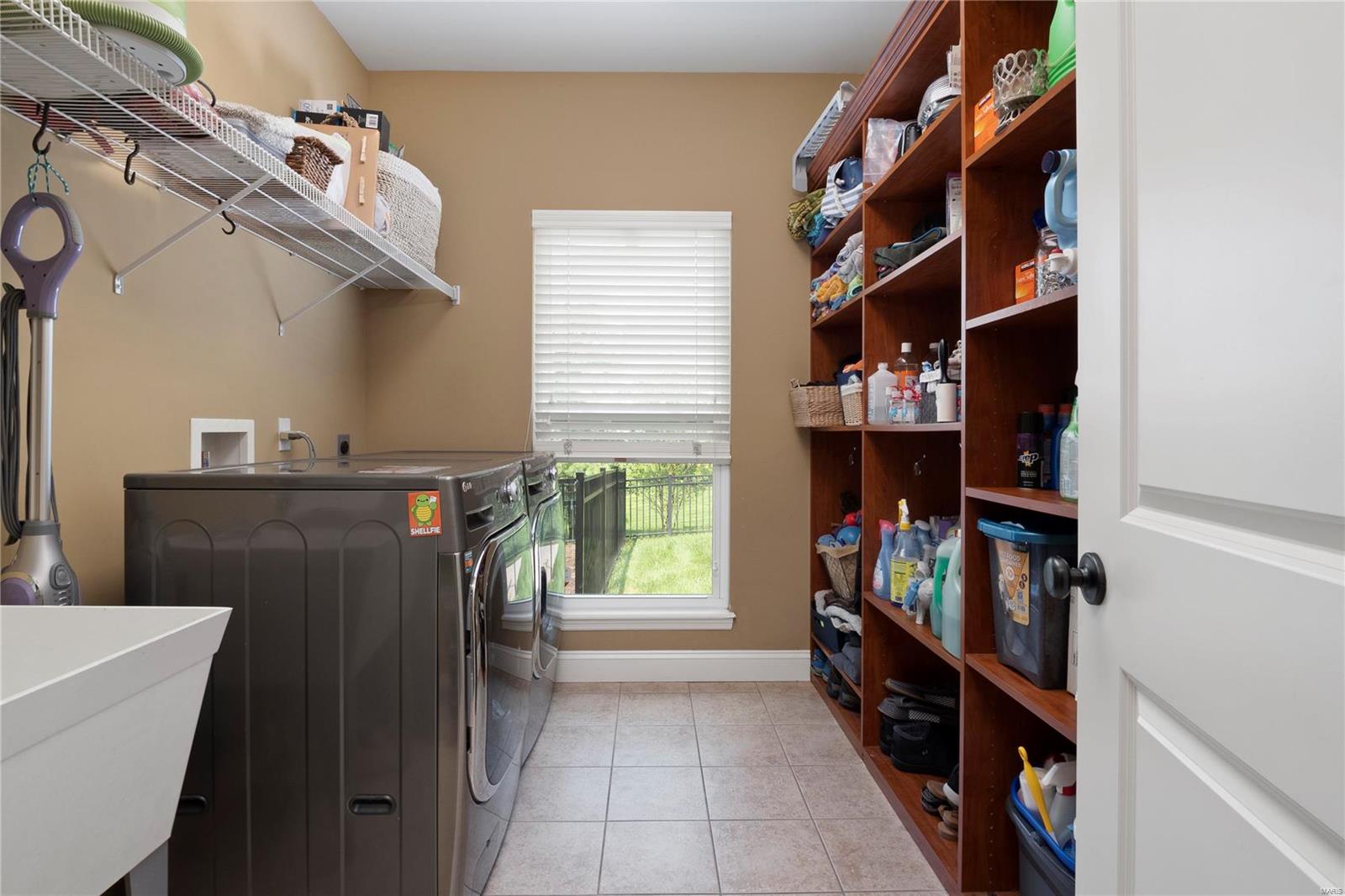 152 Barker Lane Ballwin, MO 63021 - Photo 10 of 40 Gallery Image 10