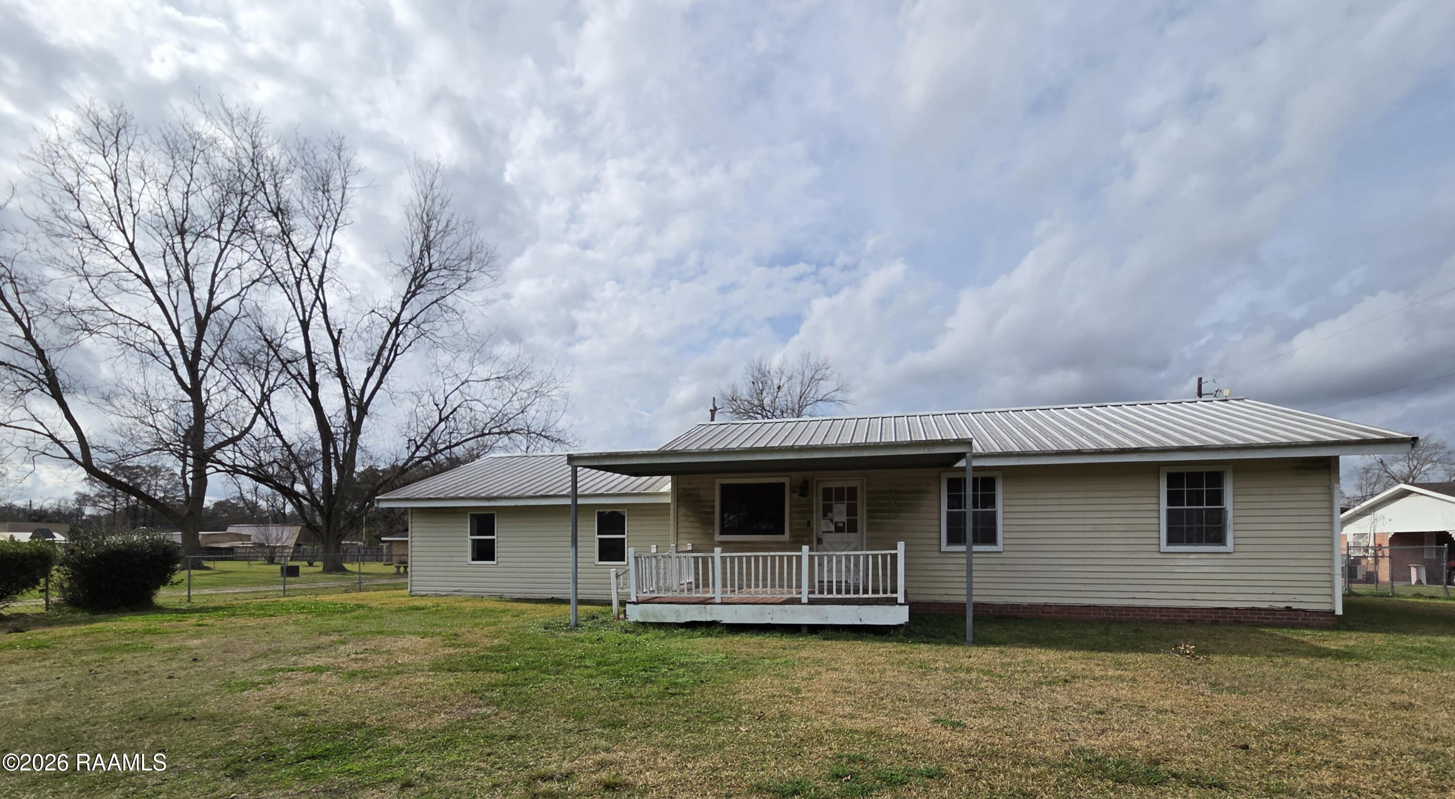 337 Hwy 182 front