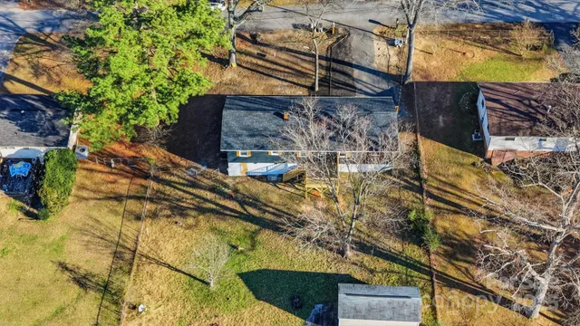 a view of outside area