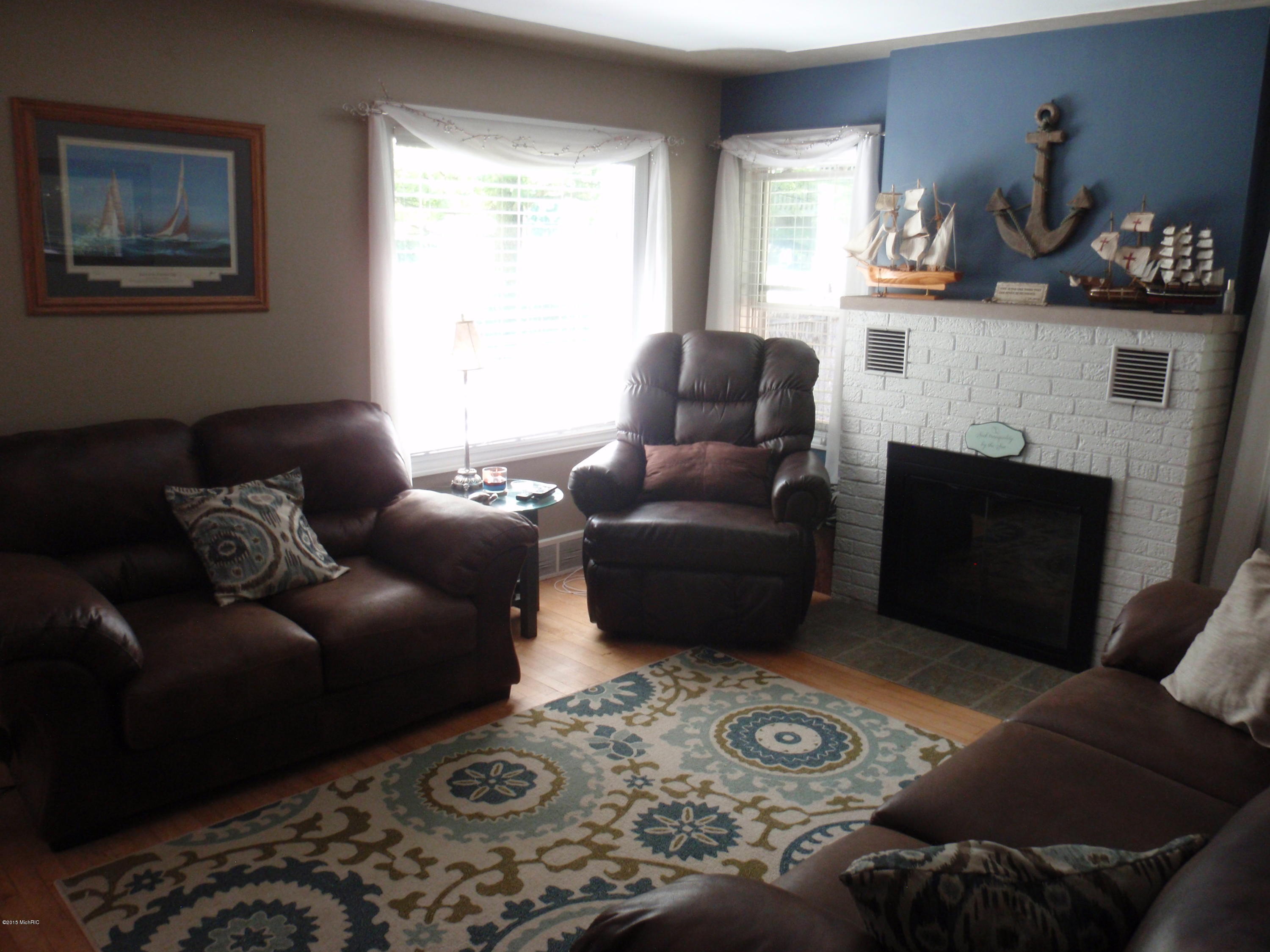 2806 West Fruitport Rd. Spring Lake, MI 49456 - Photo 6 of 20 P7131808