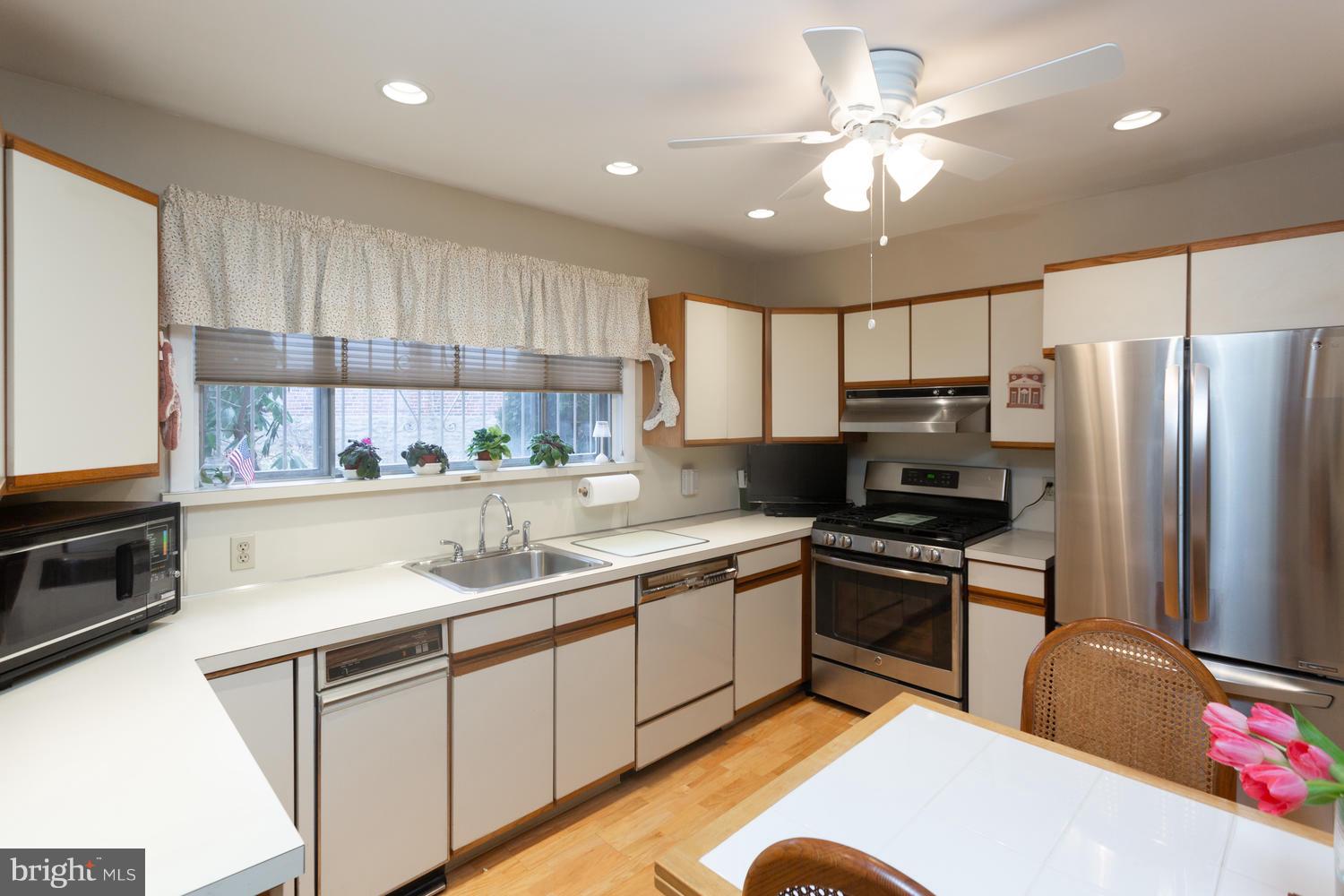 2219 Cambridge Road Broomall, PA 19008 - Photo 9 of 34 Gallery Image 9