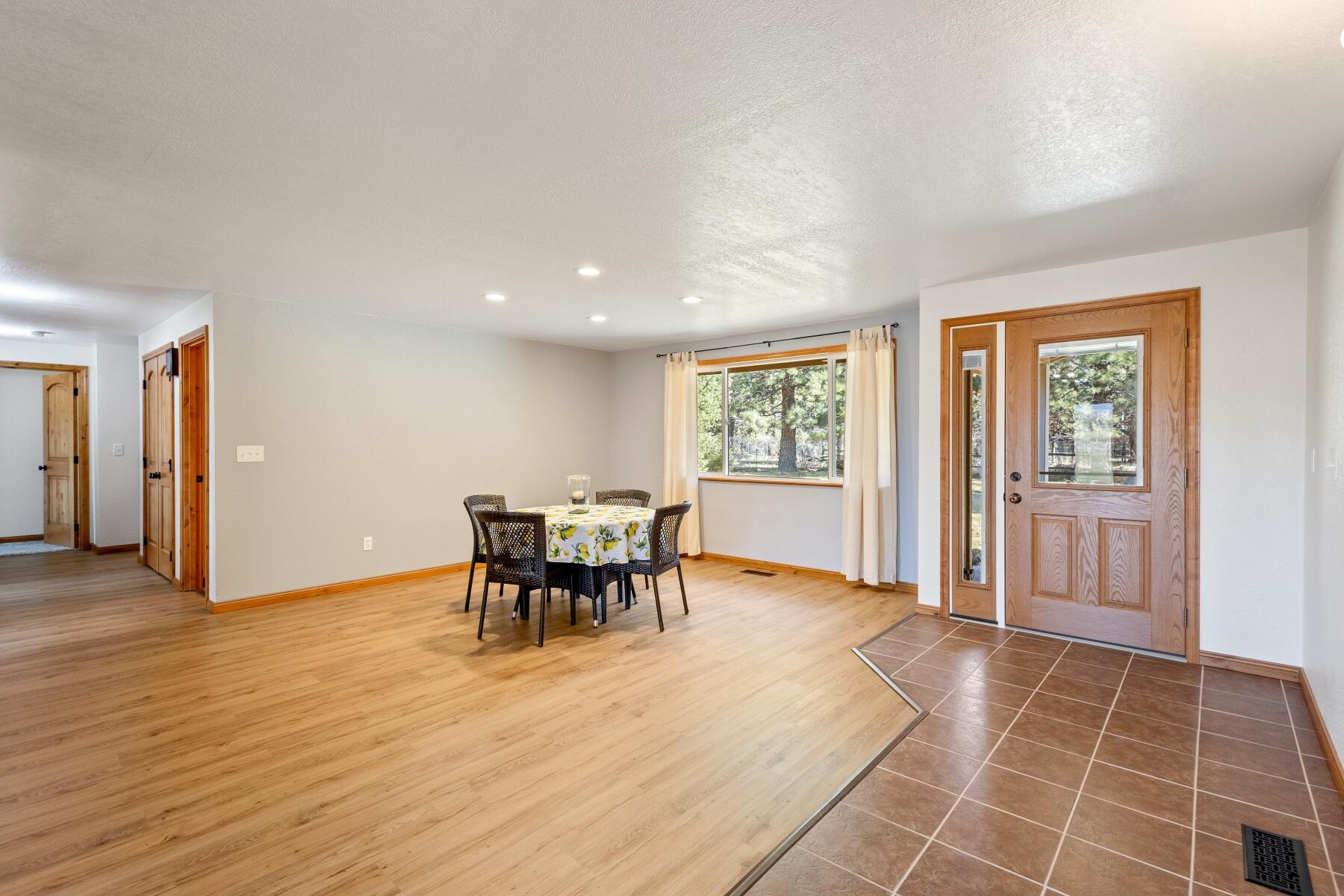 19800 Connarn Road Bend, OR 97703 - Photo 14 of 50 Dining