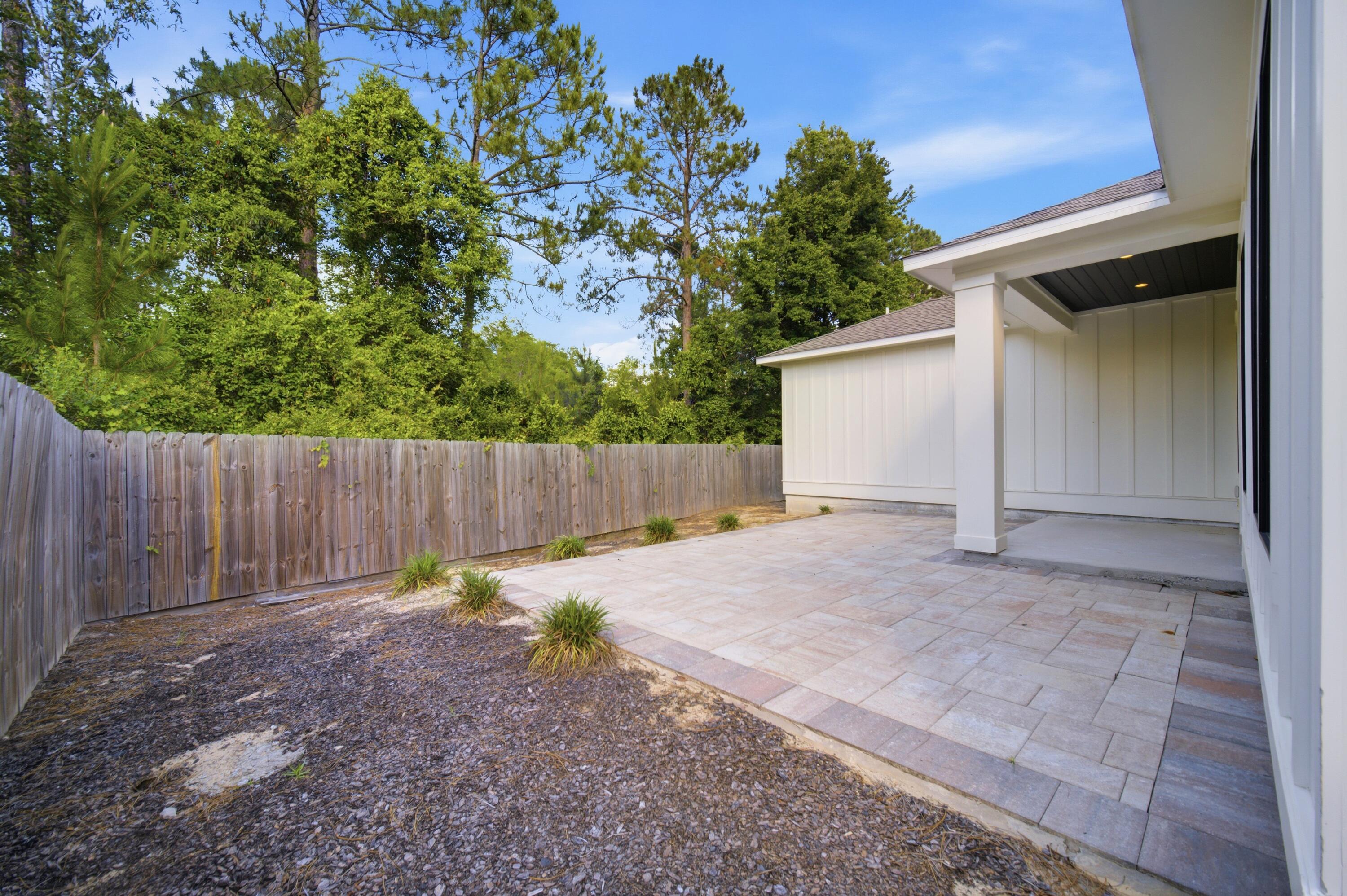 120 Lillian Way Crestview, FL 32536 - Photo 20 of 67 a backyard of a house