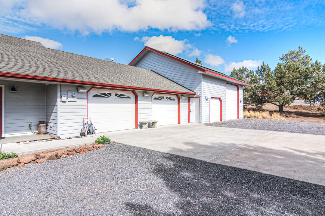 8370 Southwest Sand Ridge Road Terrebonne, OR 97760 - Photo 7 of 52 Sand Ridge Rd SW 8370 Web (9 of 49)