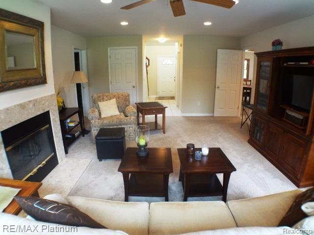 10789 Hibner Road Hartland, MI 48353 - Photo 9 of 44 054.jpg