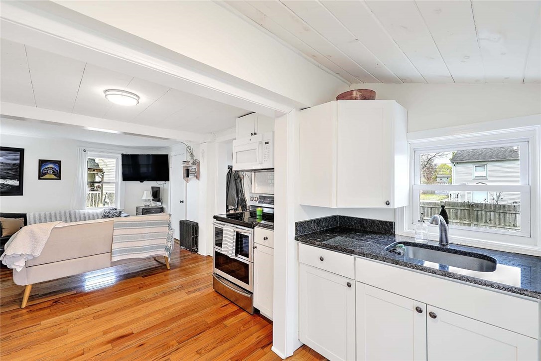 5 Oakside Street Warwick, RI 02889 - Photo 12 of 24