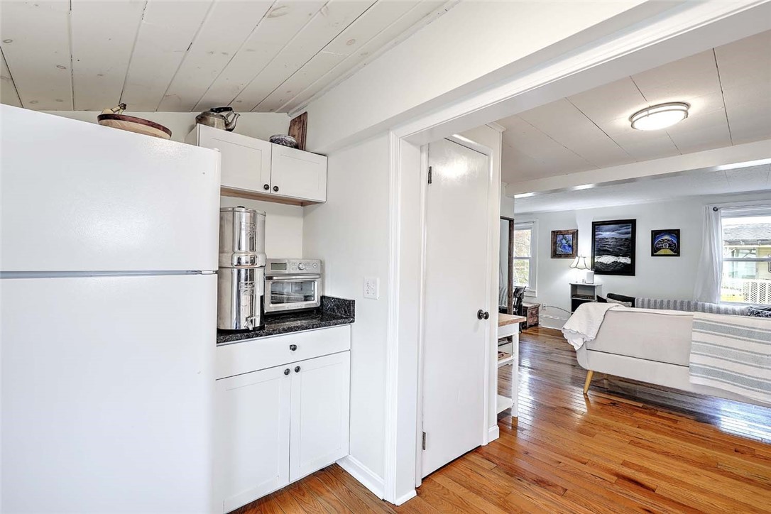 5 Oakside Street Warwick, RI 02889 - Photo 13 of 24