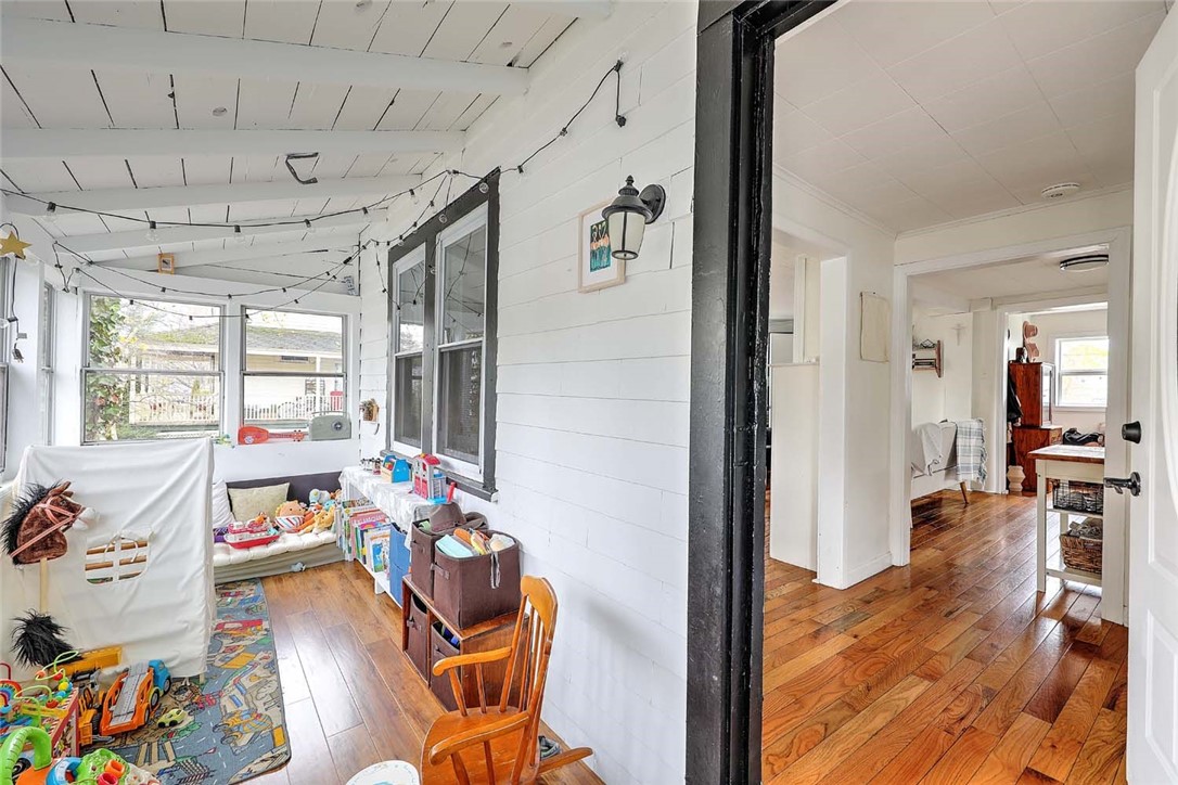 5 Oakside Street Warwick, RI 02889 - Photo 4 of 24