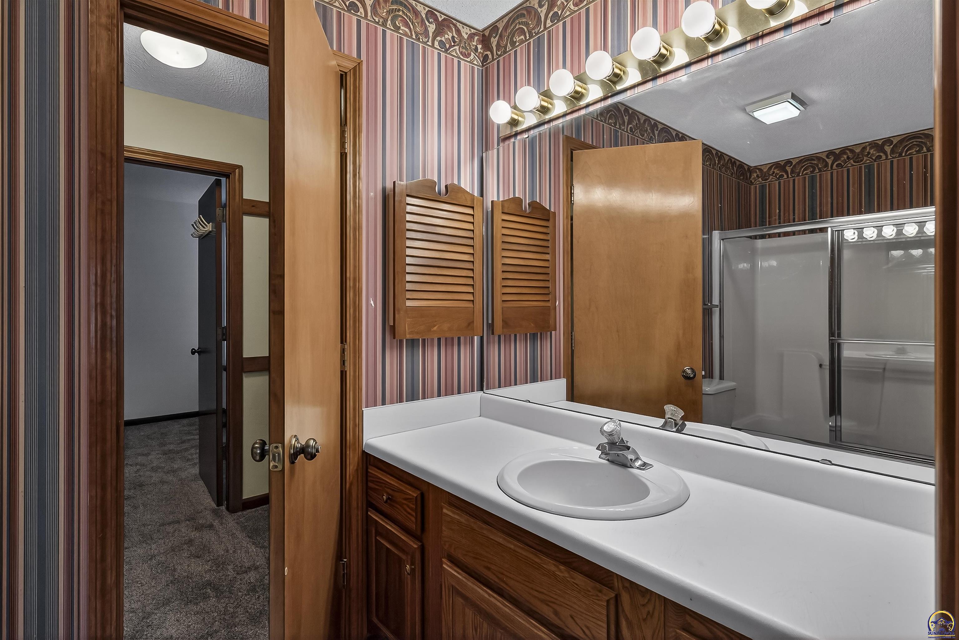 2636 Southwest Arrowhead Road, Unit A Topeka, KS 66614 - Photo 13 of 28