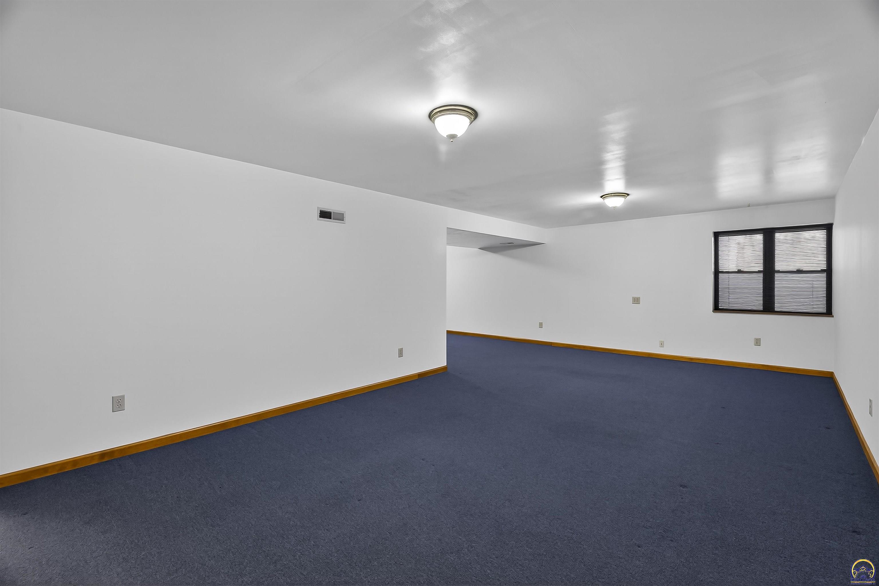 2636 Southwest Arrowhead Road, Unit A Topeka, KS 66614 - Photo 19 of 28