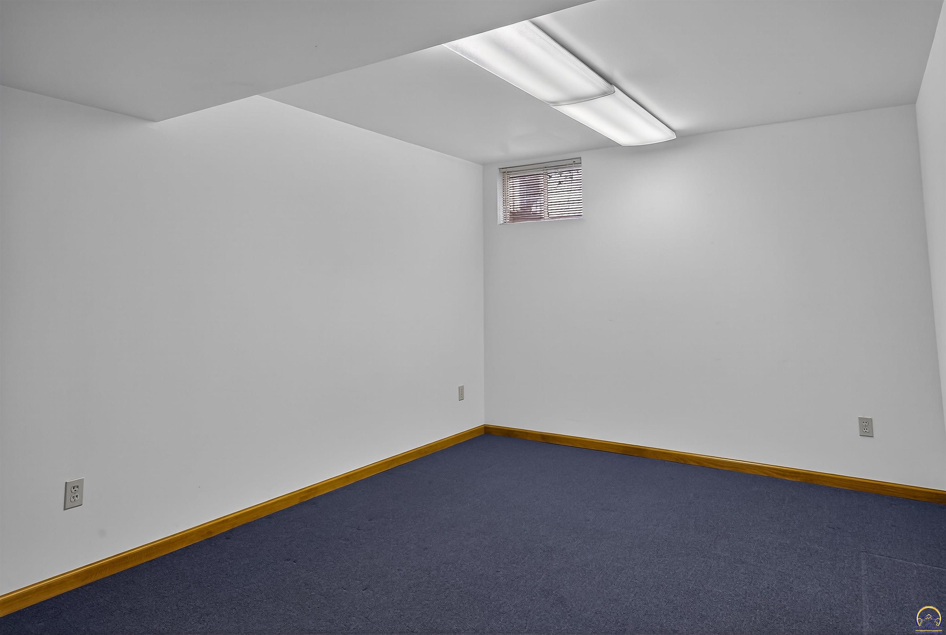 2636 Southwest Arrowhead Road, Unit A Topeka, KS 66614 - Photo 20 of 28