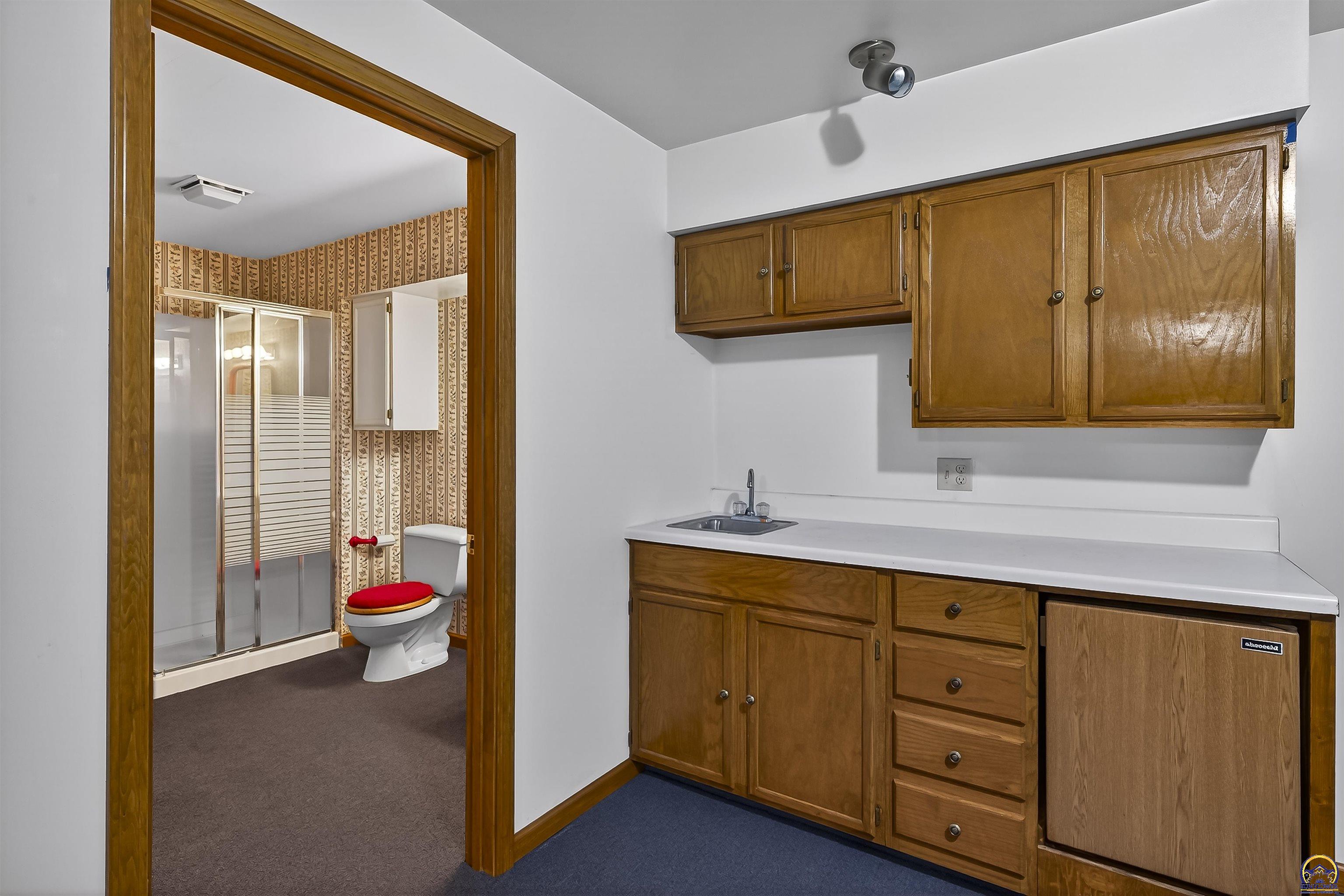 2636 Southwest Arrowhead Road, Unit A Topeka, KS 66614 - Photo 22 of 28