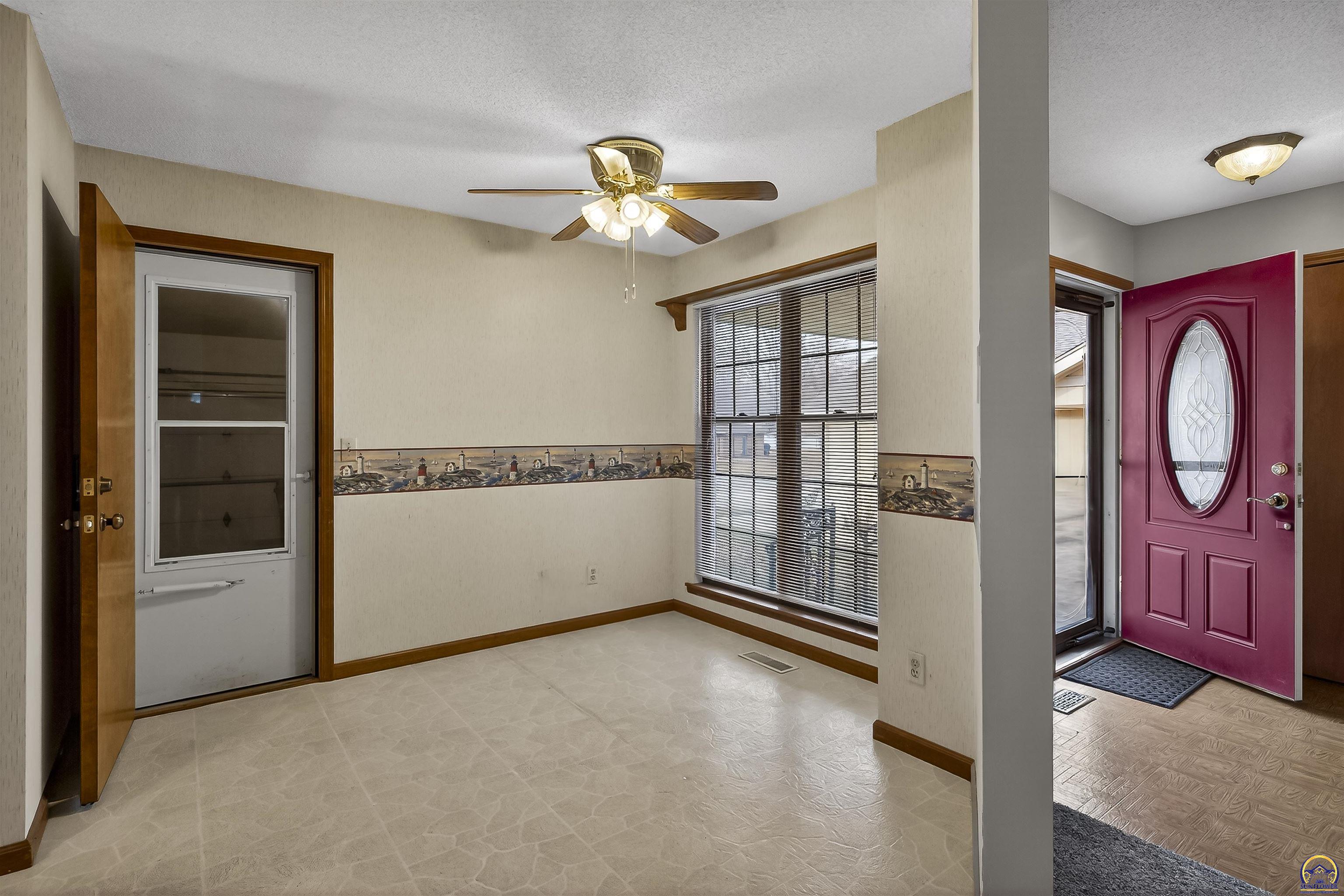 2636 Southwest Arrowhead Road, Unit A Topeka, KS 66614 - Photo 7 of 28