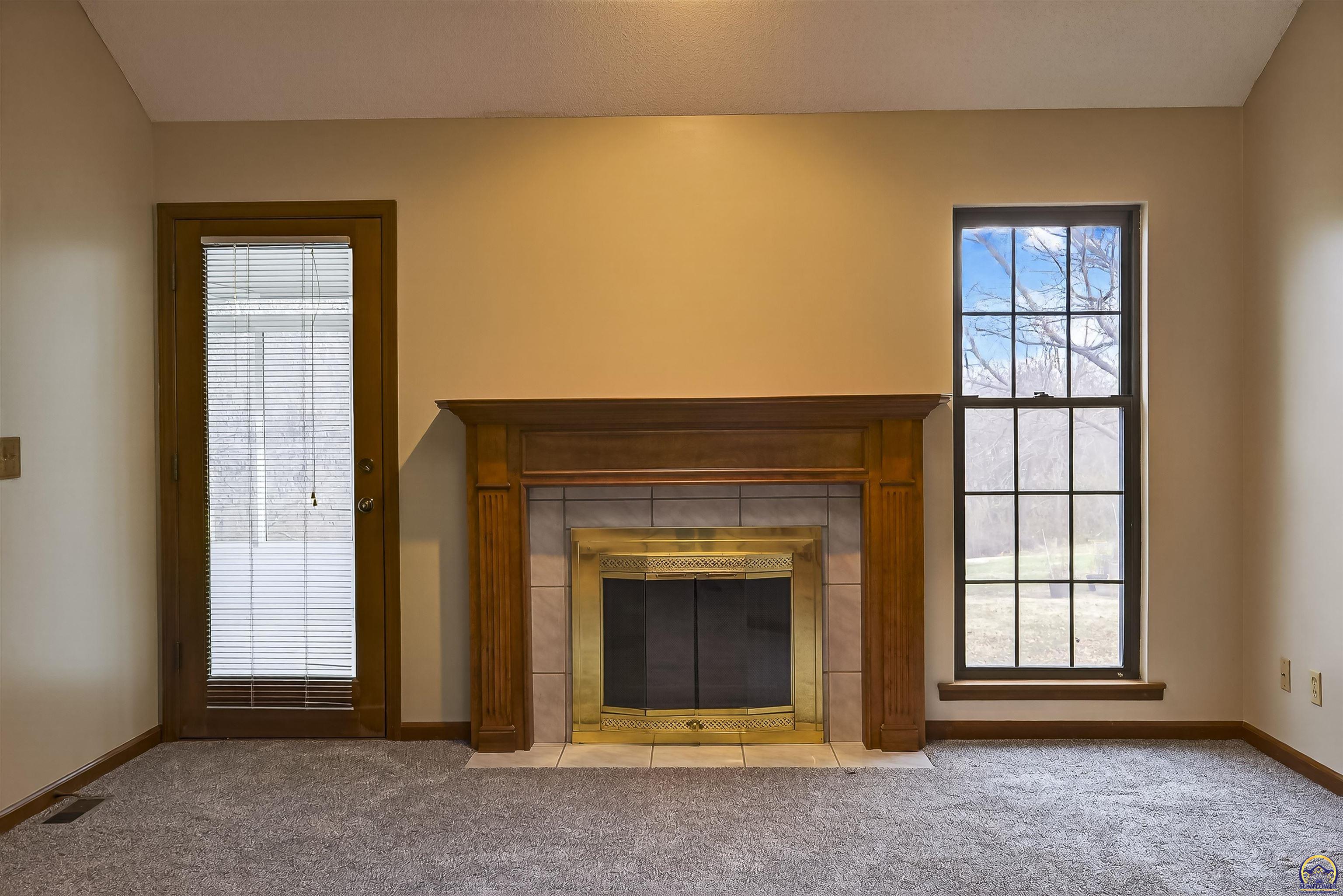 2636 Southwest Arrowhead Road, Unit A Topeka, KS 66614 - Photo 10 of 28