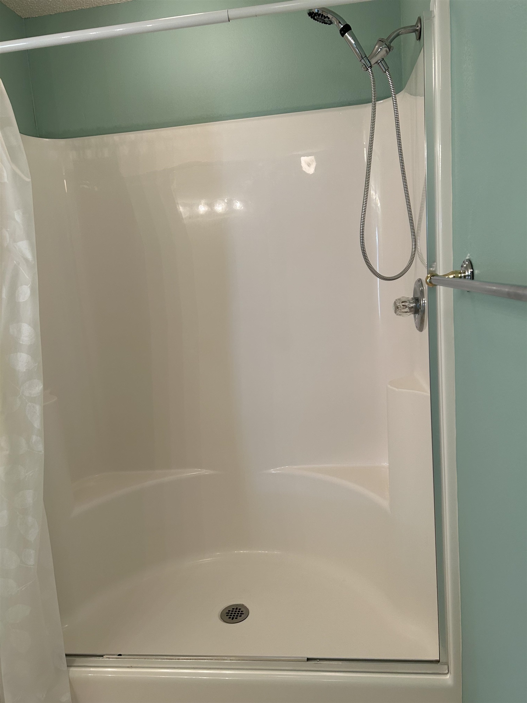120 Davison Loop Fairhope, AL 36532 - Photo 24 of 41 5 foot shower with seat