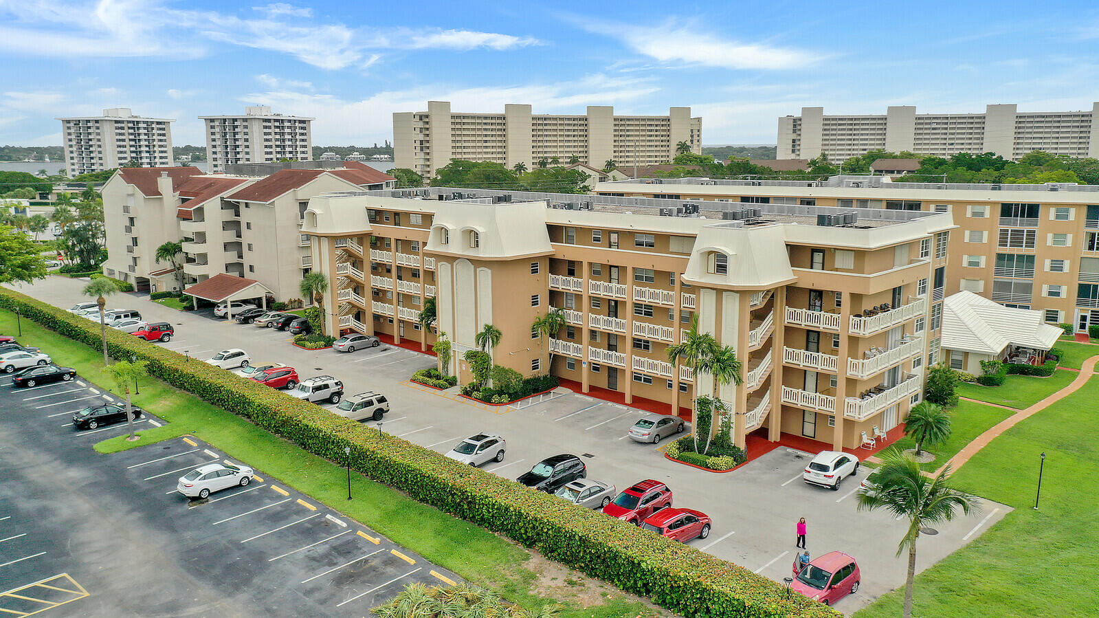 308 Golfview Road, Unit 403 North Palm Beach, FL 33408 - Photo 4 of 37 03_Aerial_3_mls