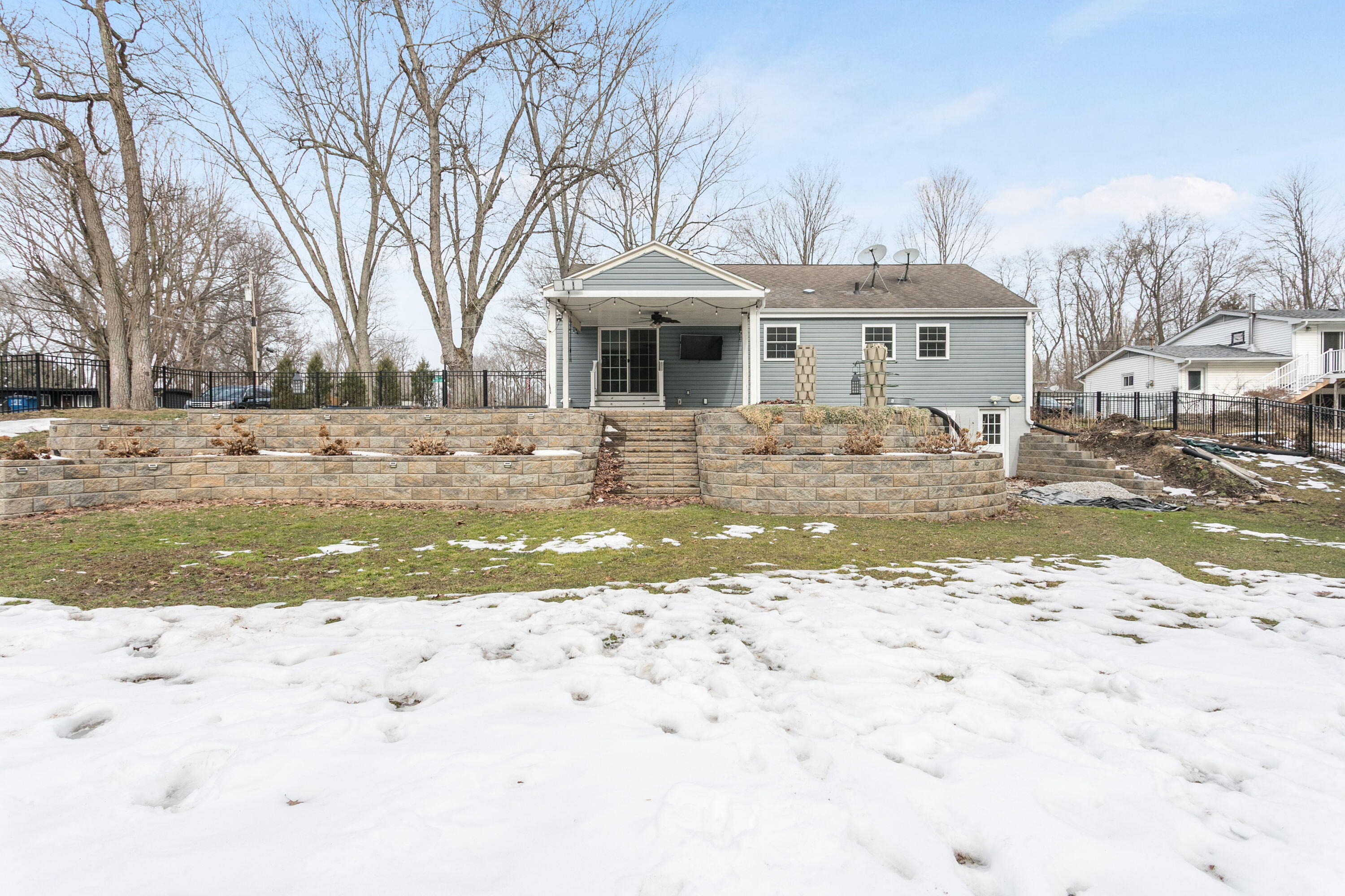 404 Golfview Road Michigan City, IN 46360 - Photo 19 of 23 3000x2000