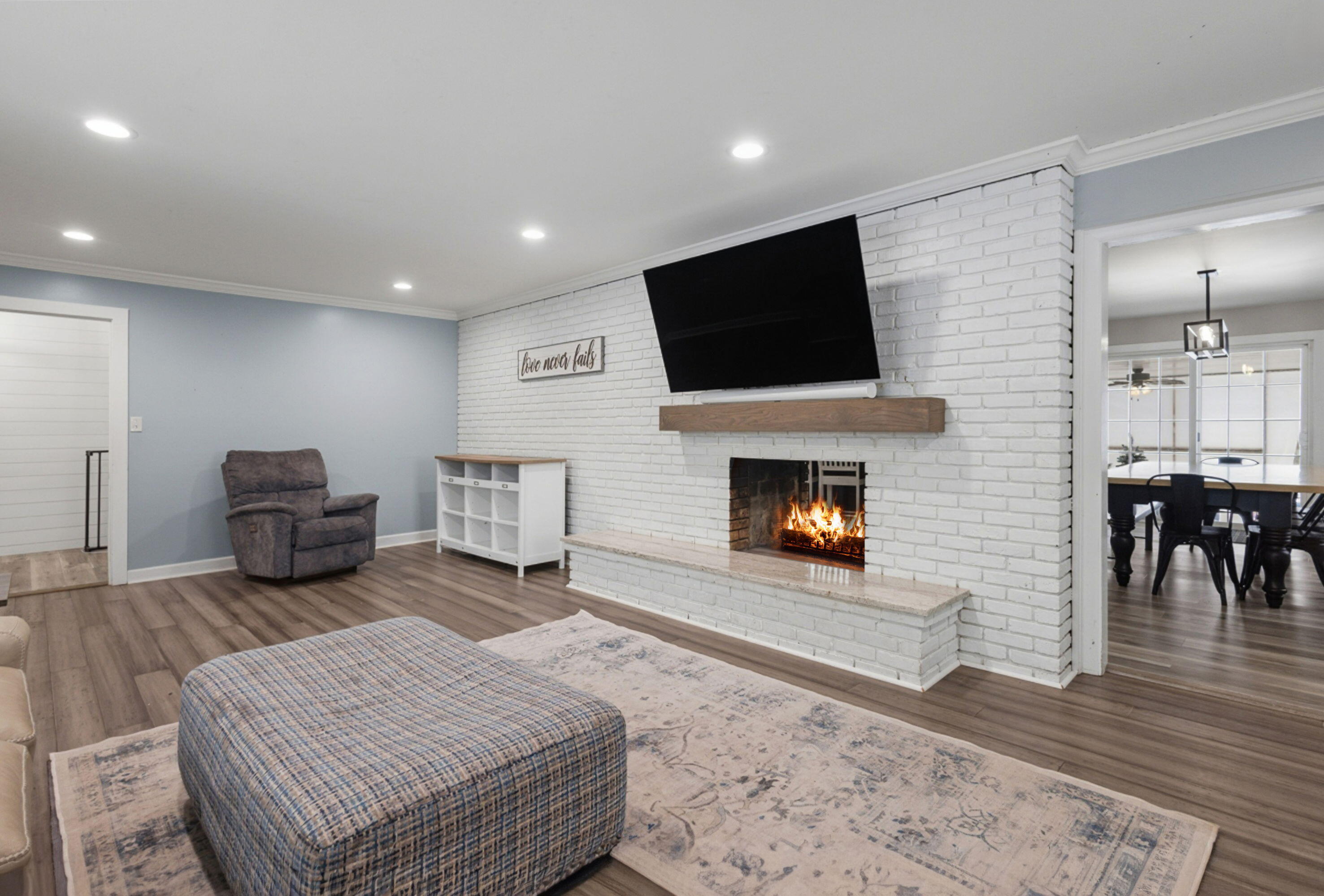 404 Golfview Road Michigan City, IN 46360 - Photo 4 of 23 2953x2000