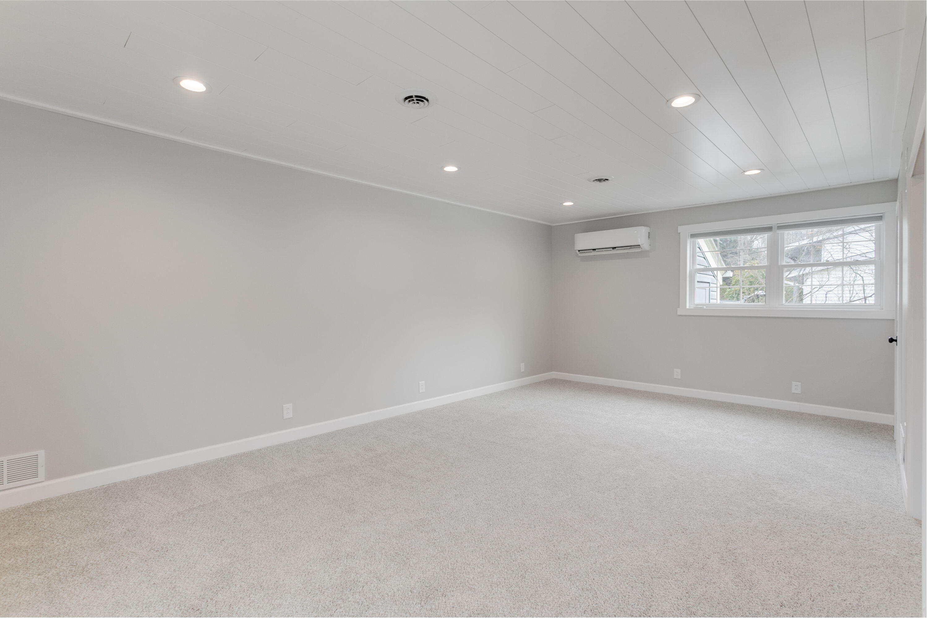 404 Golfview Road Michigan City, IN 46360 - Photo 9 of 23 2998x2000