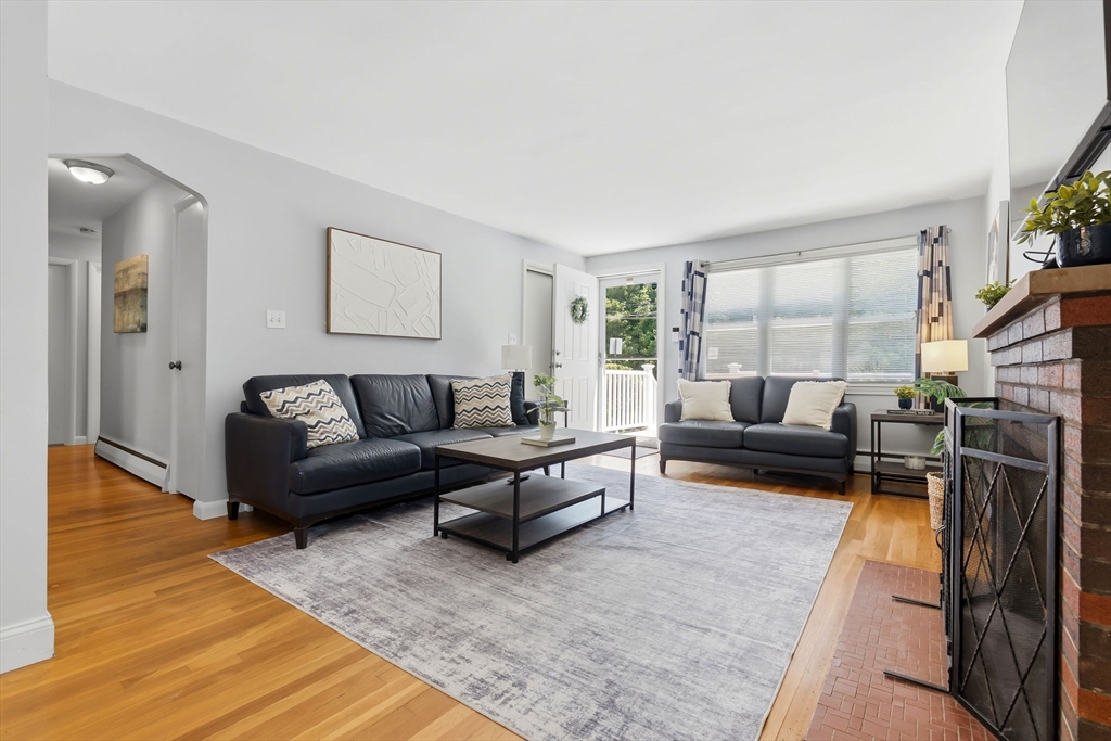 542 Trapelo Road Waltham, MA 02452 - Photo 3 of 42
