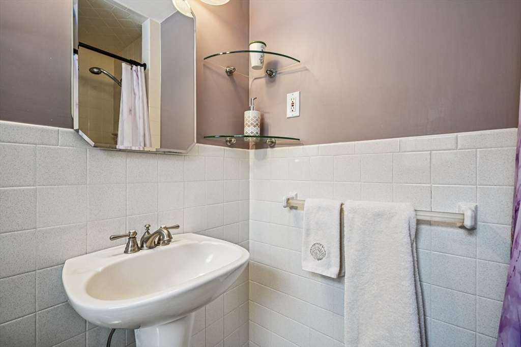 247 West Acton Road Stow, MA 01775 - Photo 13 of 27