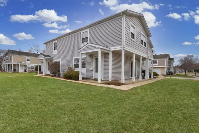 $239,900 | 655 Hale Court, Wheeling, IL 60090