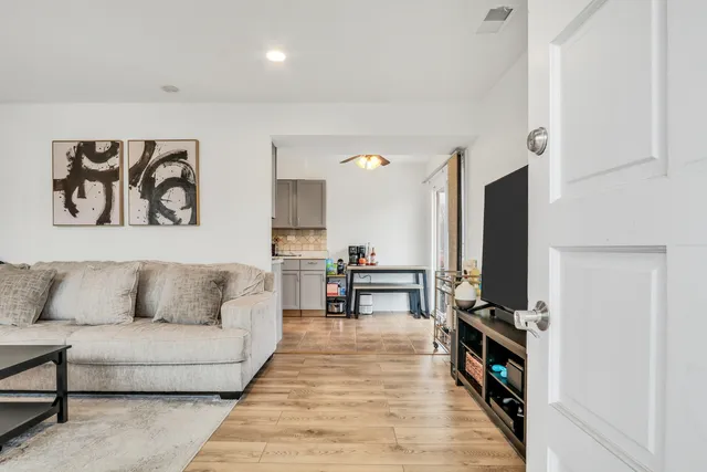 $239,900 | 655 Hale Court, Wheeling, IL 60090