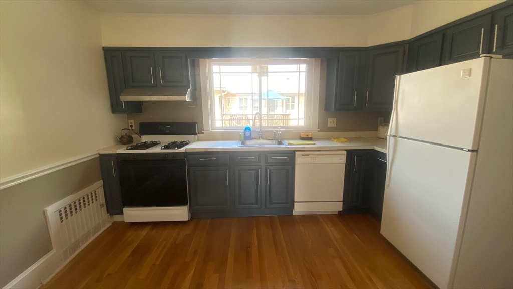 60-62 Cloverdale Road, Unit 62 Newton, MA 02461 - Photo 4 of 8