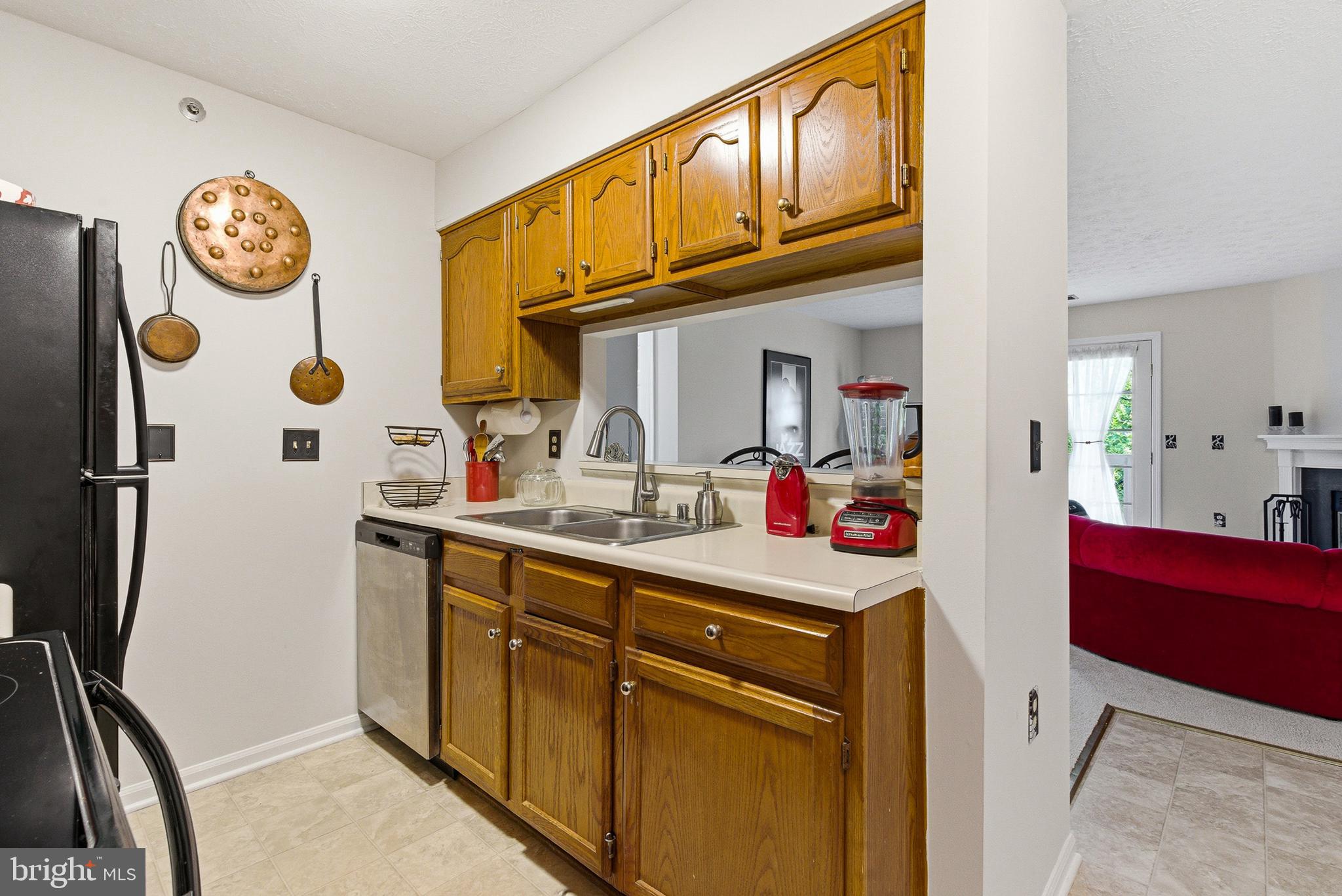 6415 Greenfield Road, Unit 1303 Elkridge, MD 21075 - Photo 11 of 25 Kitchen