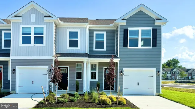 a view of a house with outdoor space