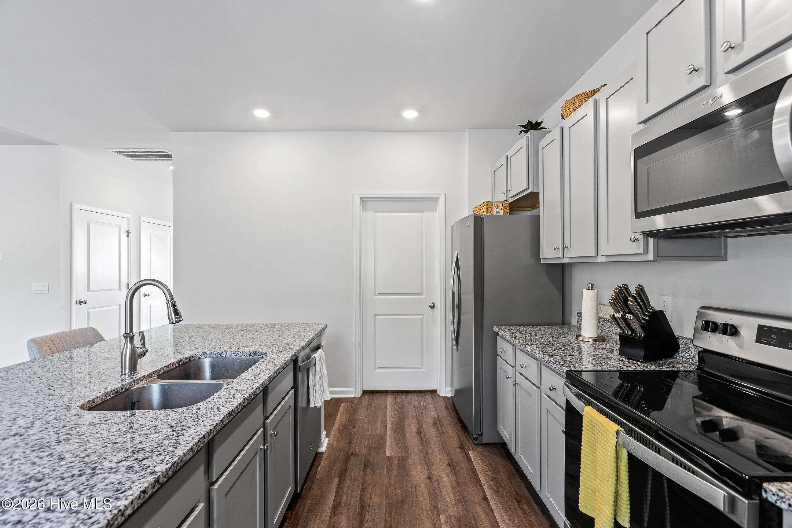 603 Needlerush Road Sneads Ferry, NC 28460 - Photo 9 of 43 Kitchen