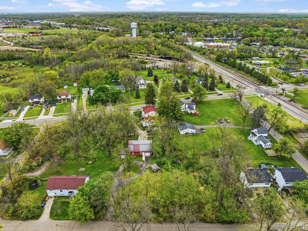 327 Reid Road Grand Blanc, MI 48439 - Photo 17 of 88