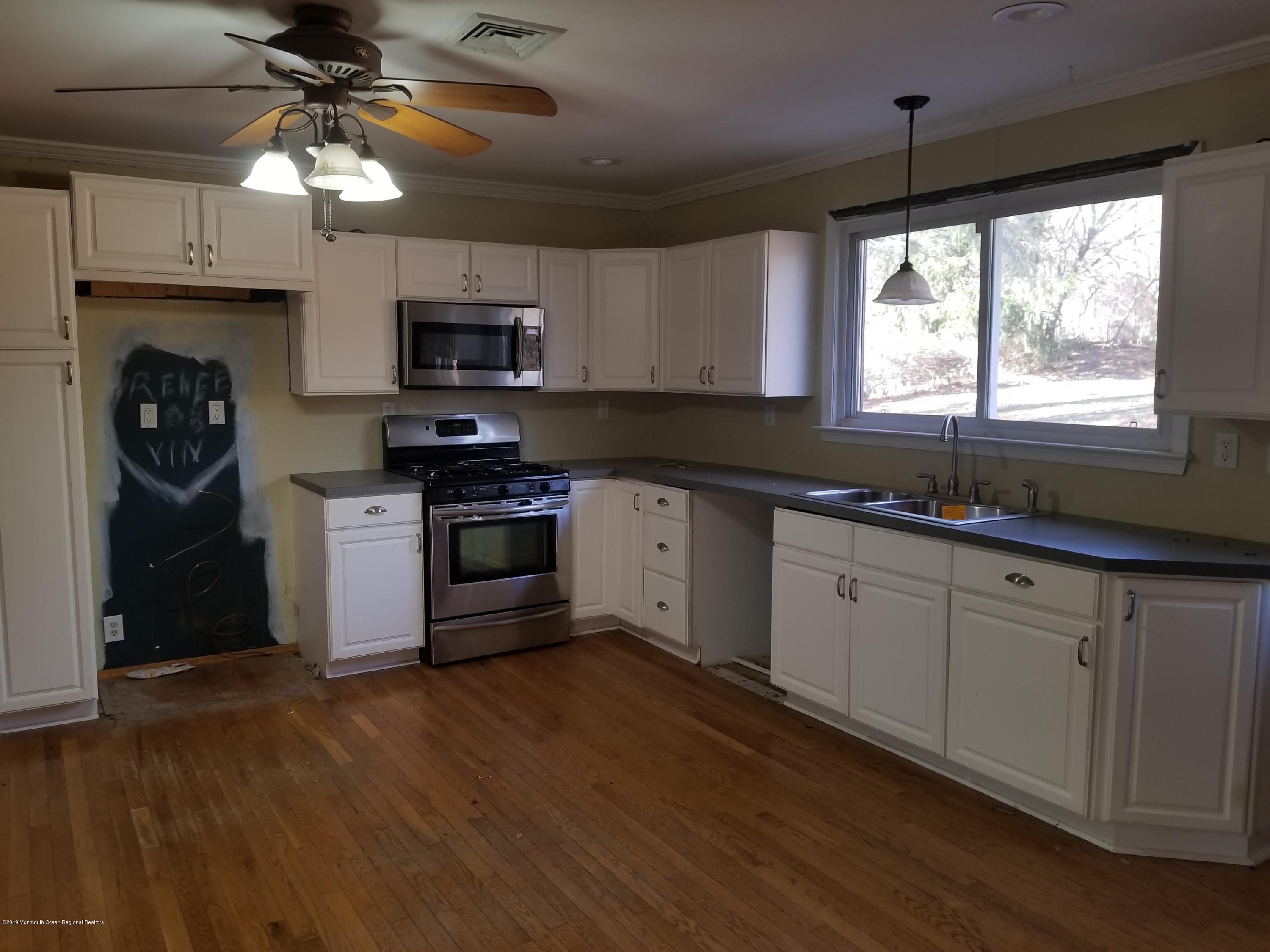 472 Freehold Road Jackson, NJ 08527 - Photo 2 of 31 20191212_103548