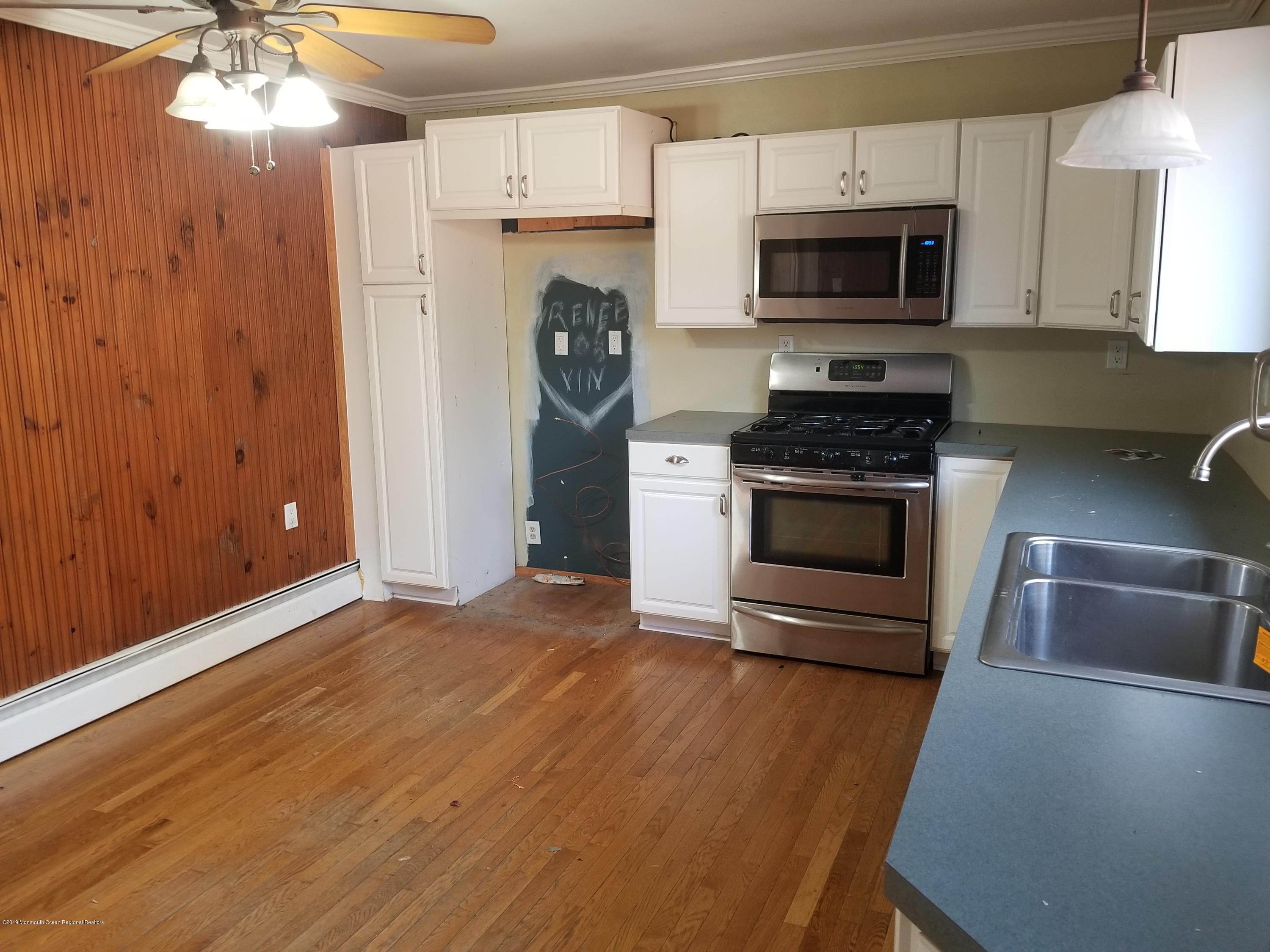 472 Freehold Road Jackson, NJ 08527 - Photo 4 of 31 20191212_103601